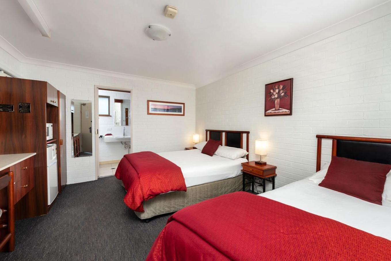 Twin Room - Photo 6