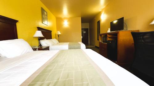 Superior Queen Room with Two Queen Beds photo 1