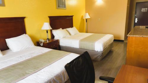 Superior Queen Room with Two Queen Beds photo 3