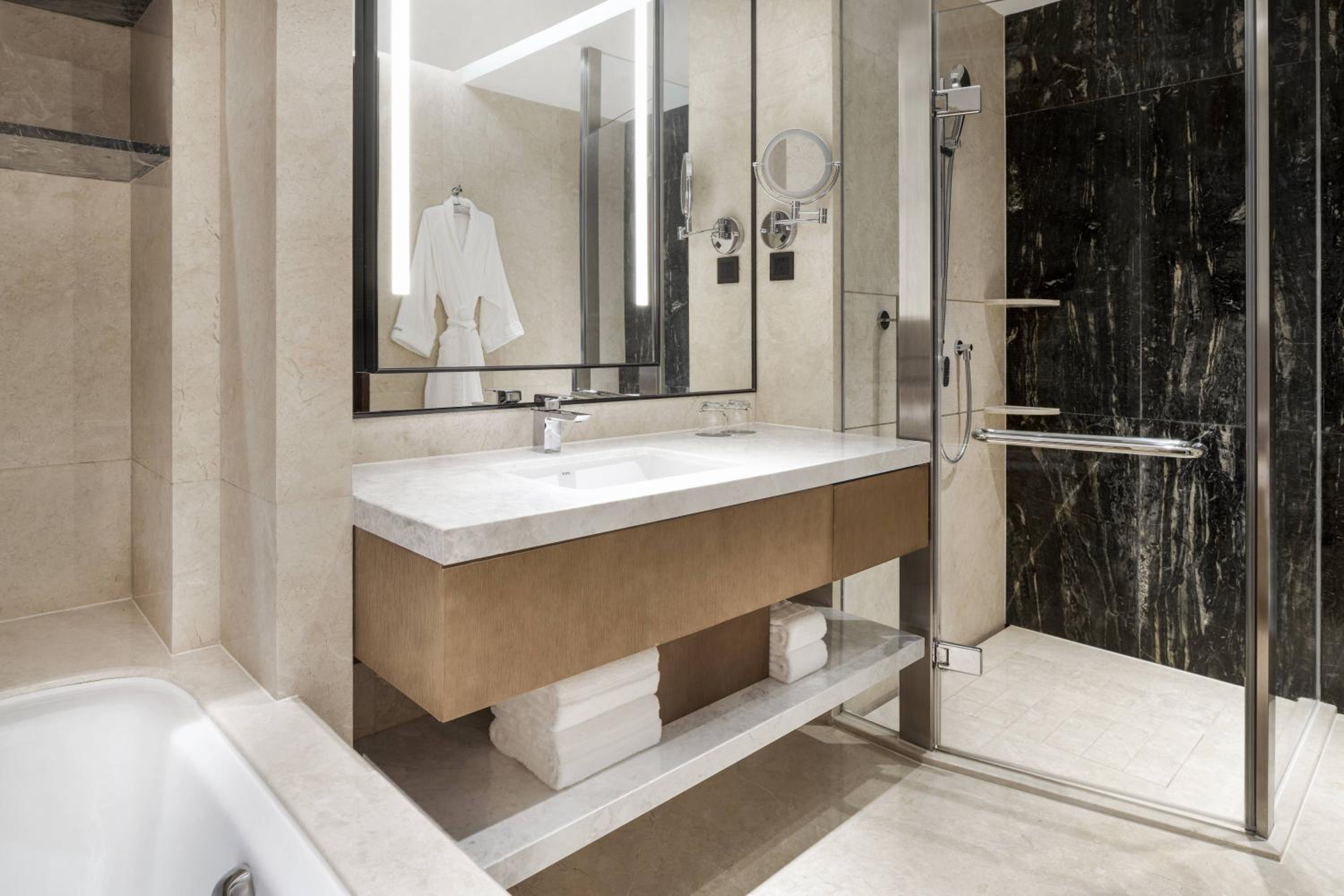 Westin Deluxe Twin Room photo 2