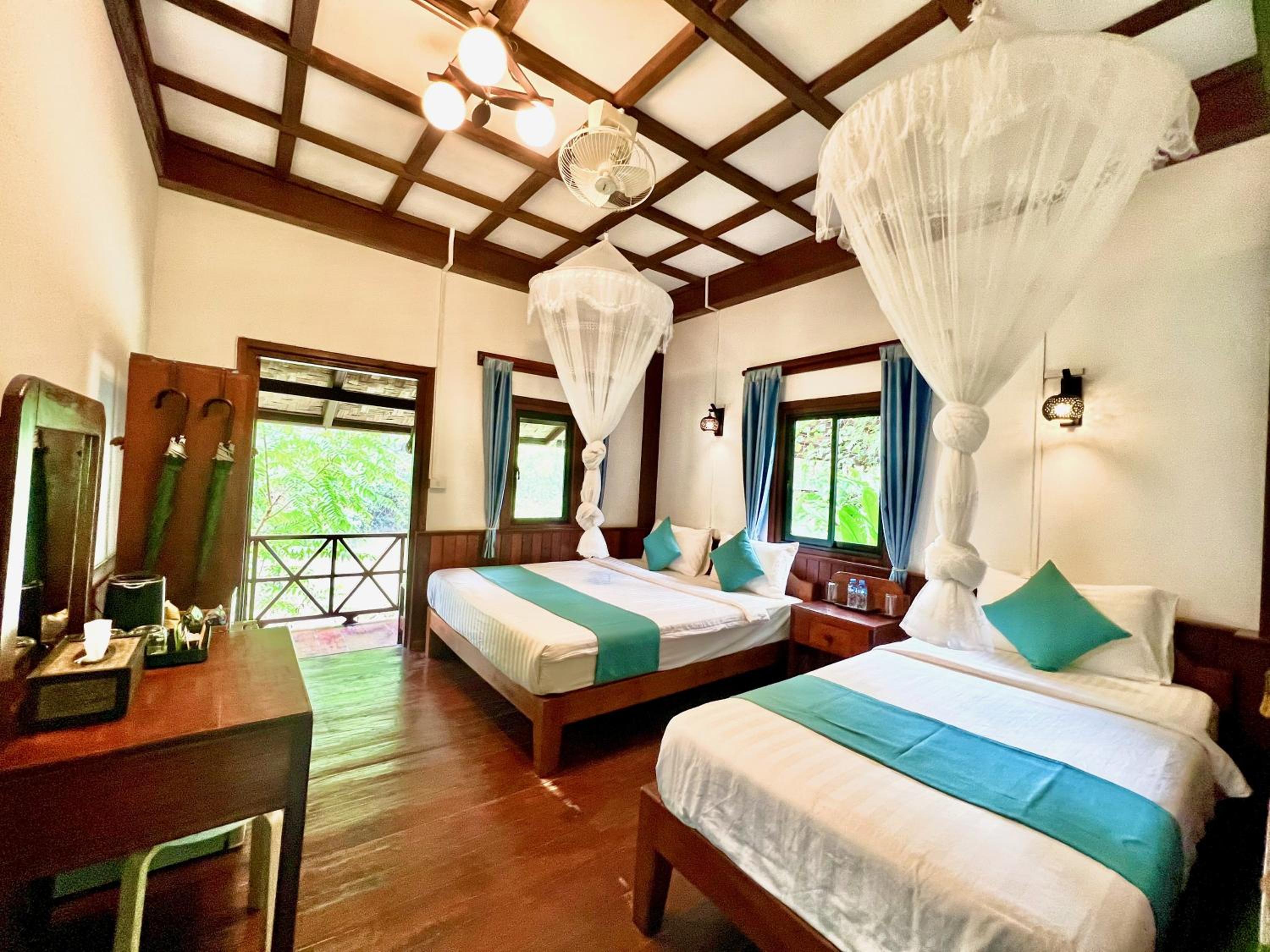 Triple Bungalow with River View