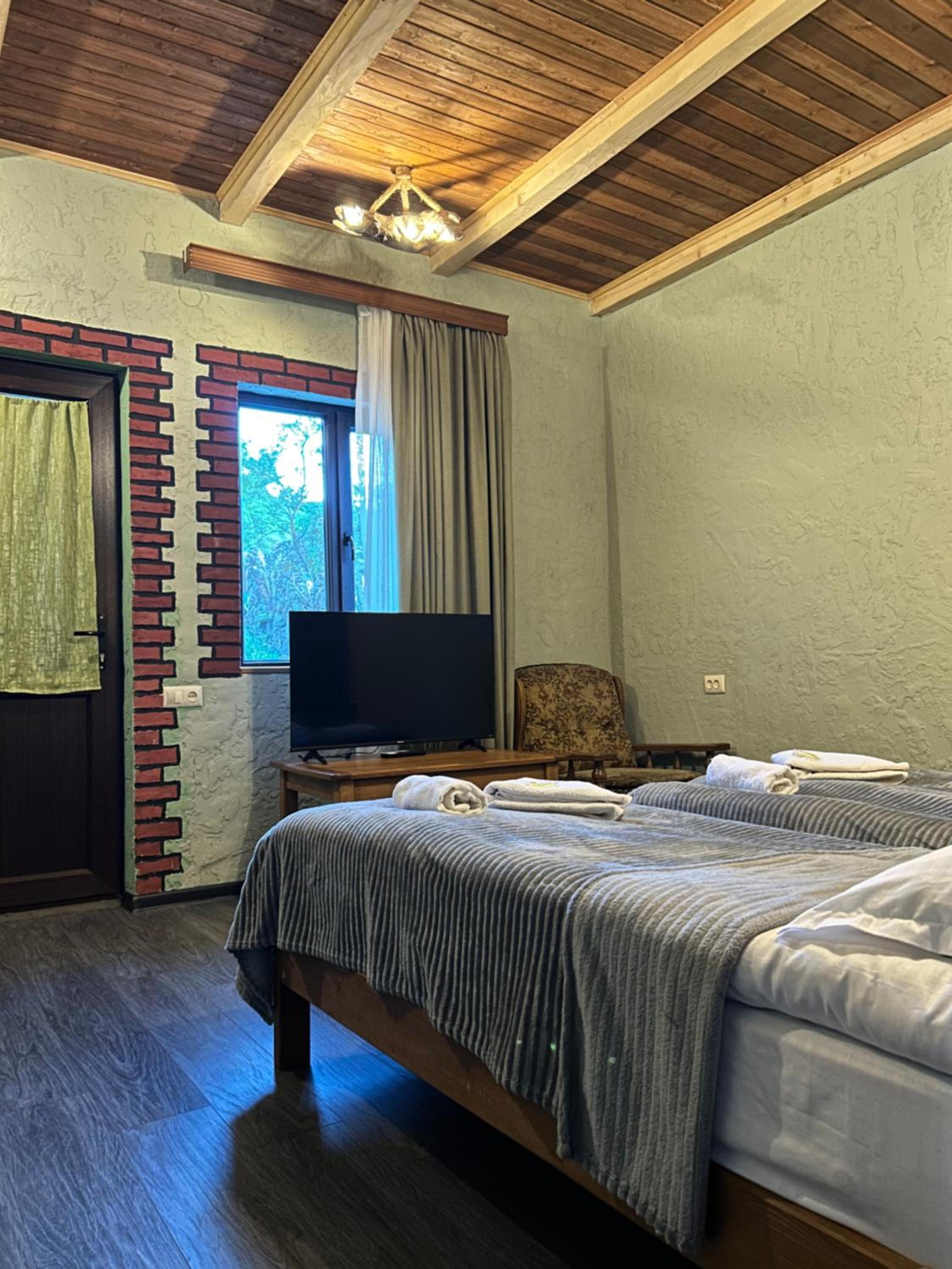 Twin Room with Shower