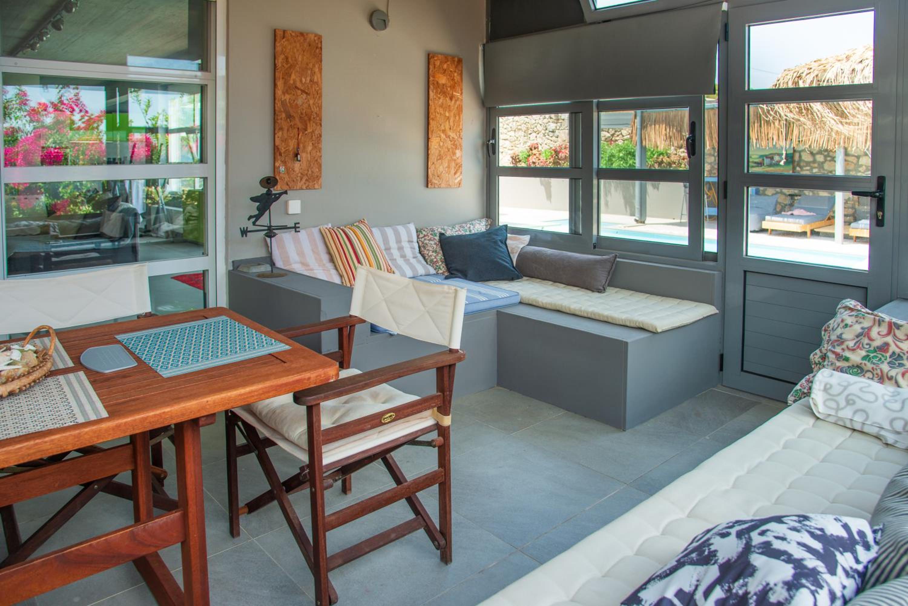 Two-Bedroom Apartment with Terrace and Sea View photo 2