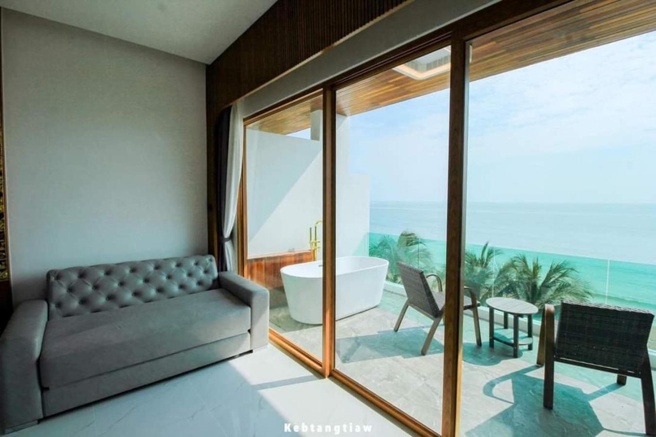 Deluxe Twin Room with Sea View
