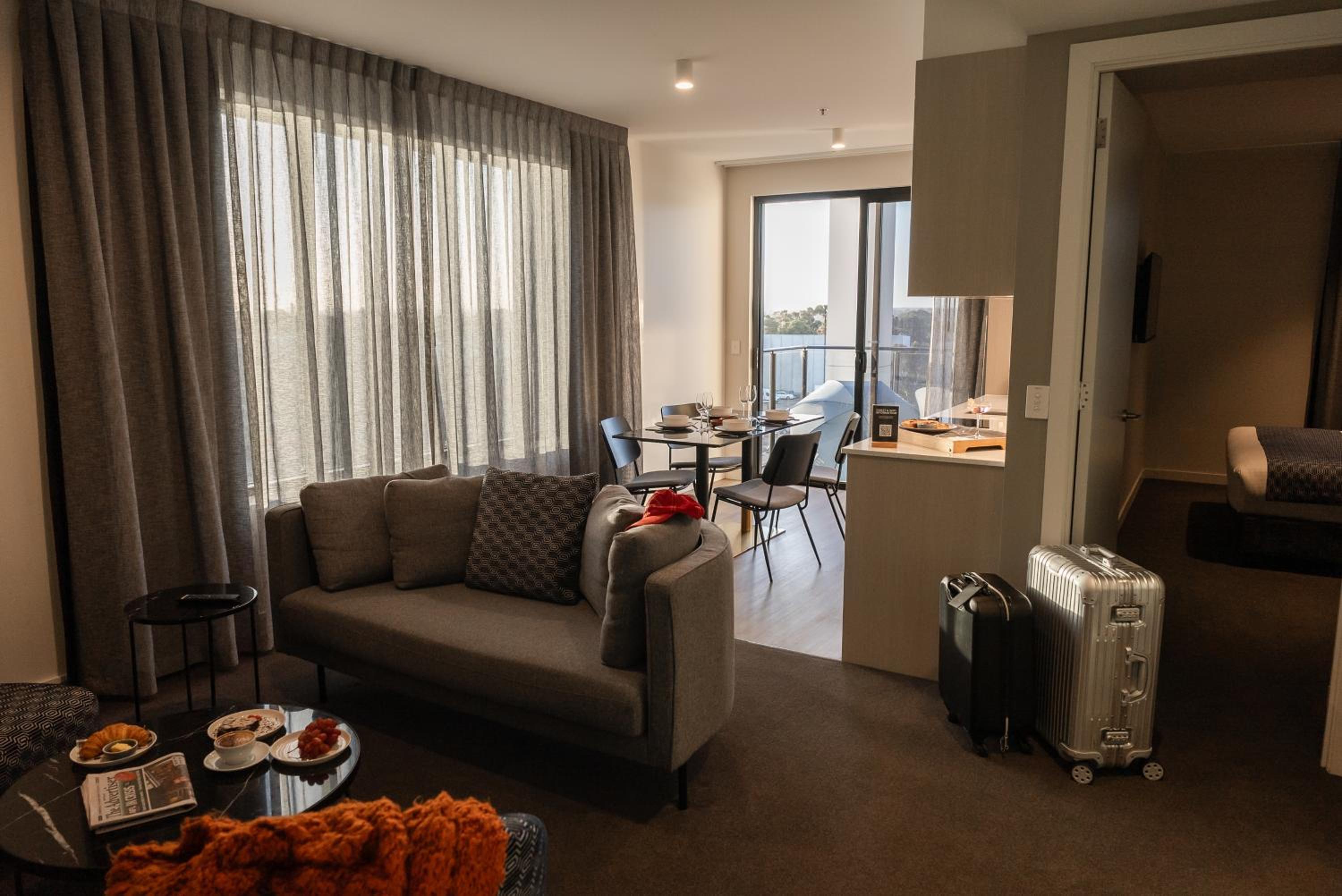 One Bedroom Executive Apartment thumbnail 5
