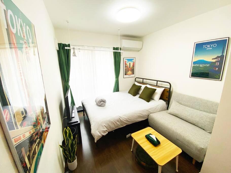 One-Bedroom Apartment photo 1