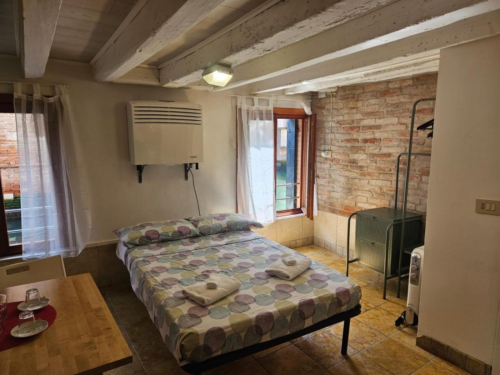 One-Bedroom Apartment photo 3