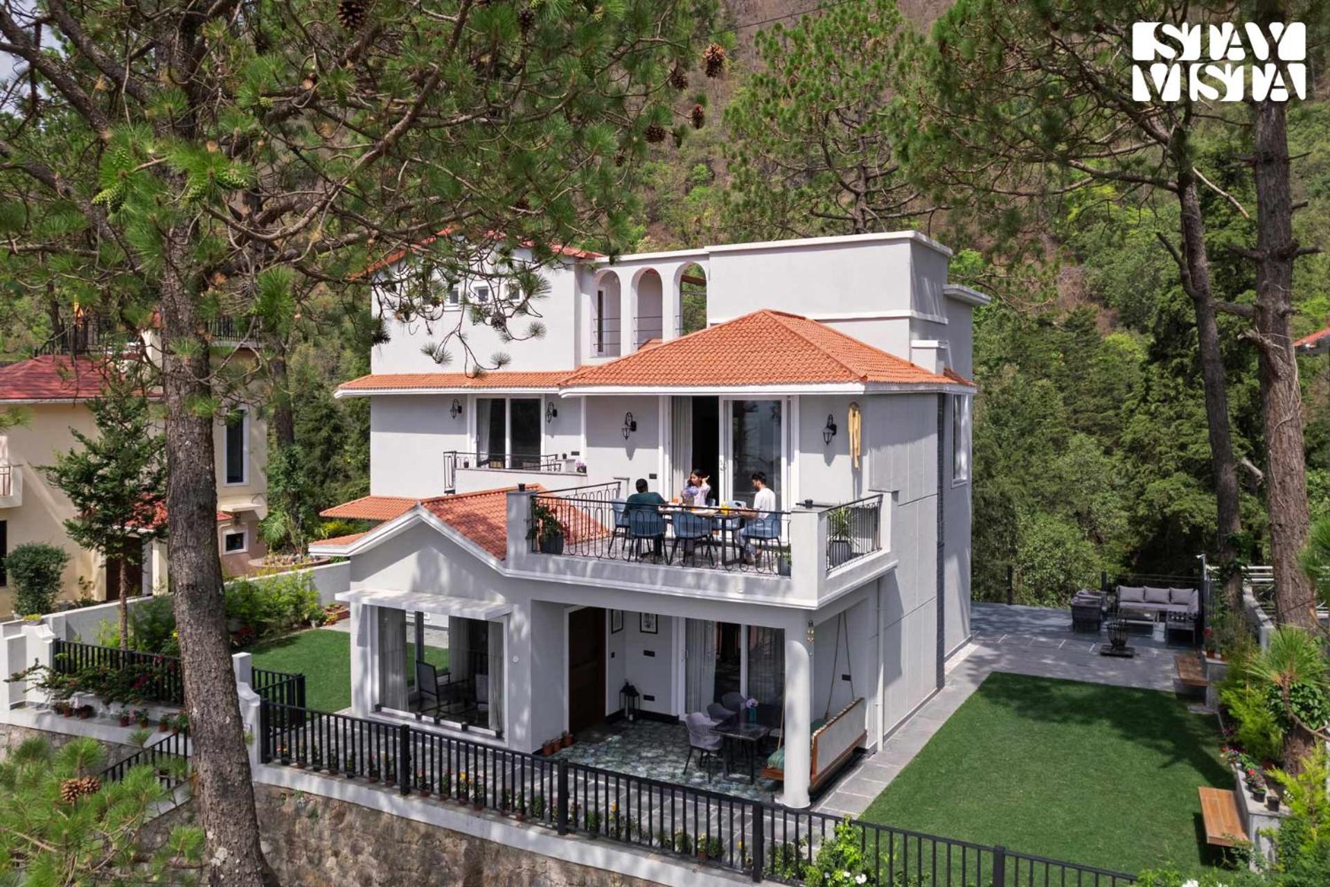 Villa photo 2