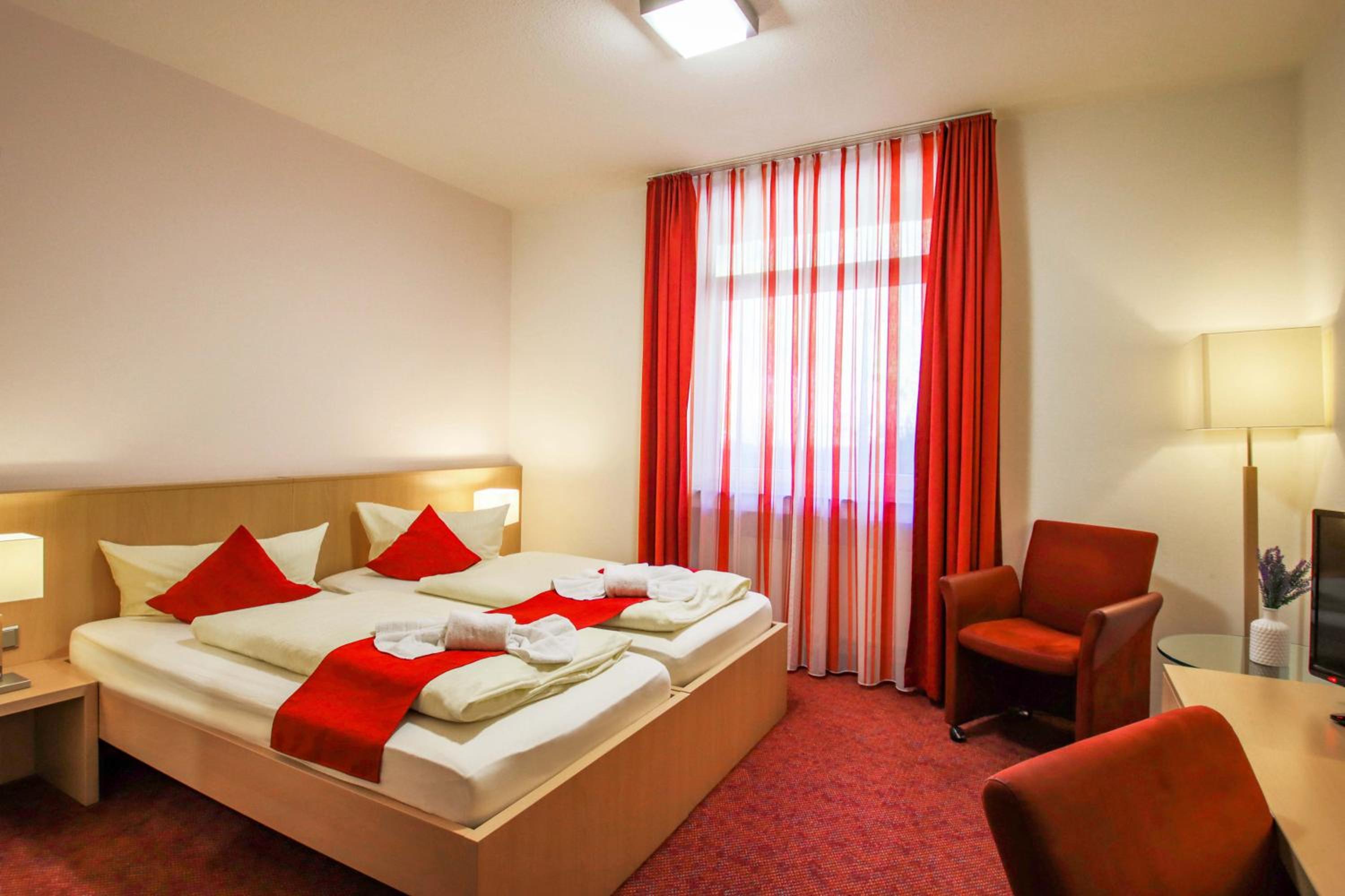 Double Room with Mountain View - Photo 4