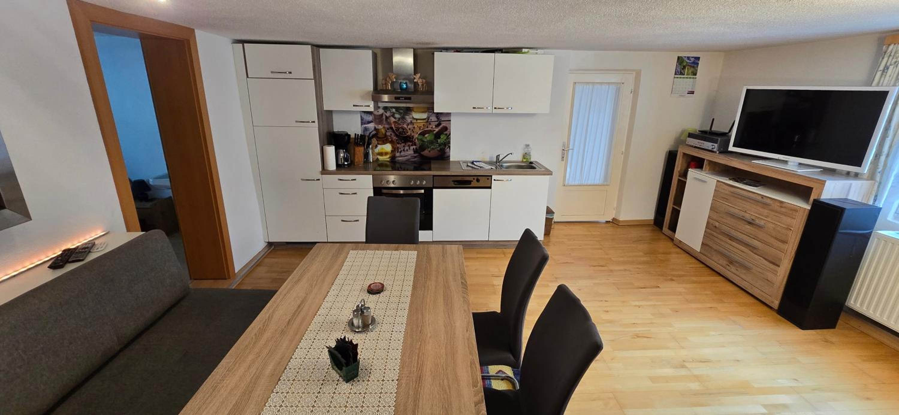Apartment with Mountain View photo 3