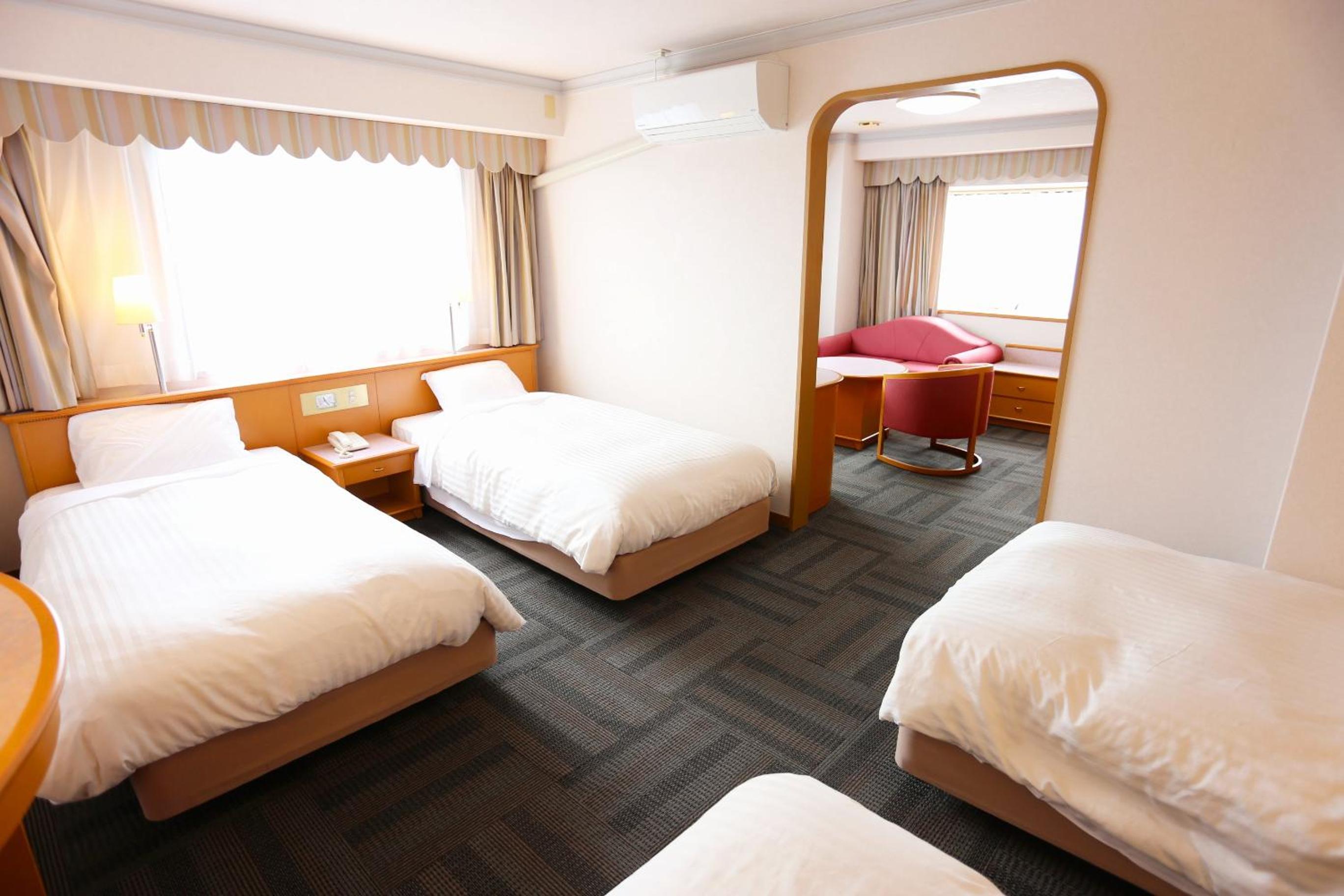 Quadruple Room - Non-Smoking - Photo 1