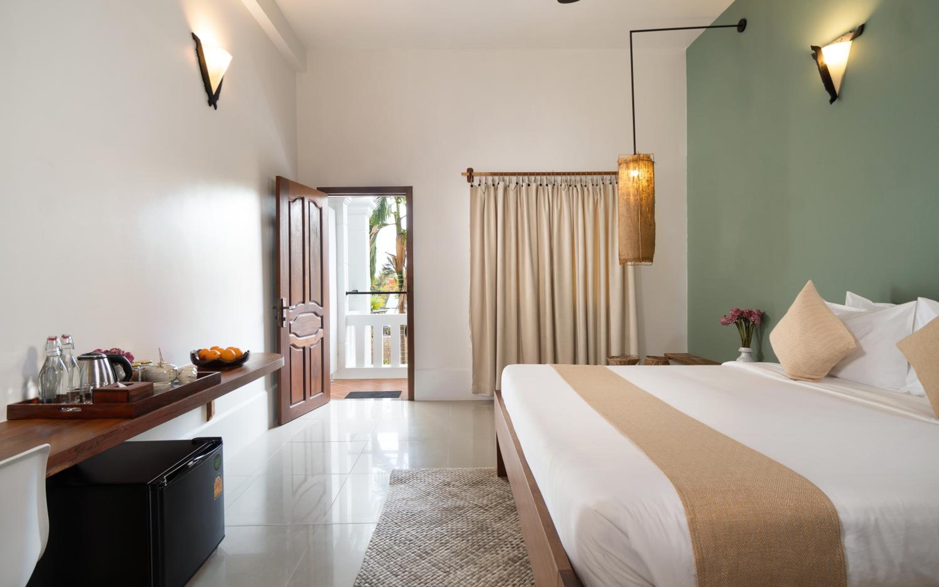 Pool View Suite with Balcony | Includes Afternoon Tea & Tree Planting photo 2