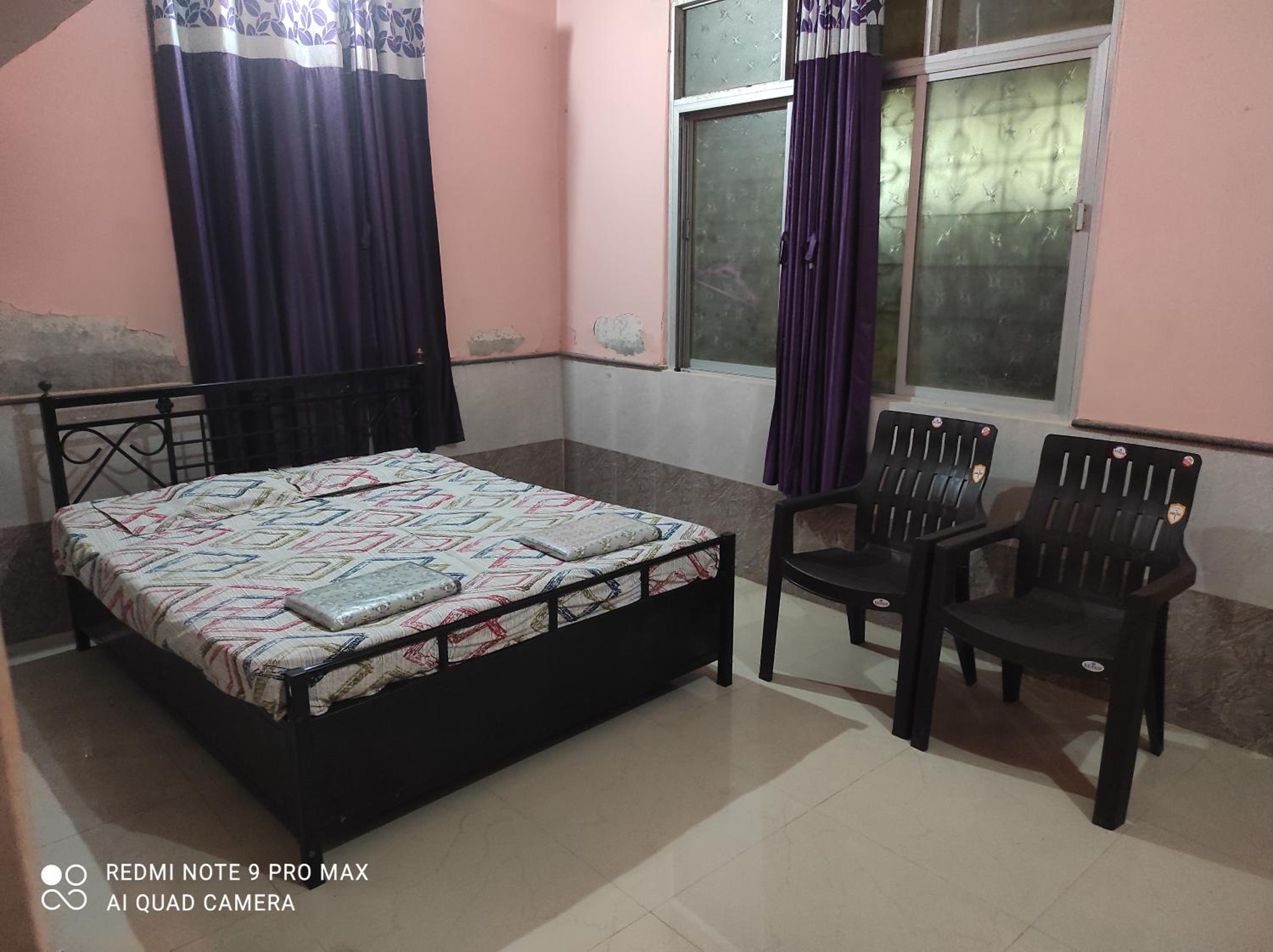 Deluxe King Room photo 2
