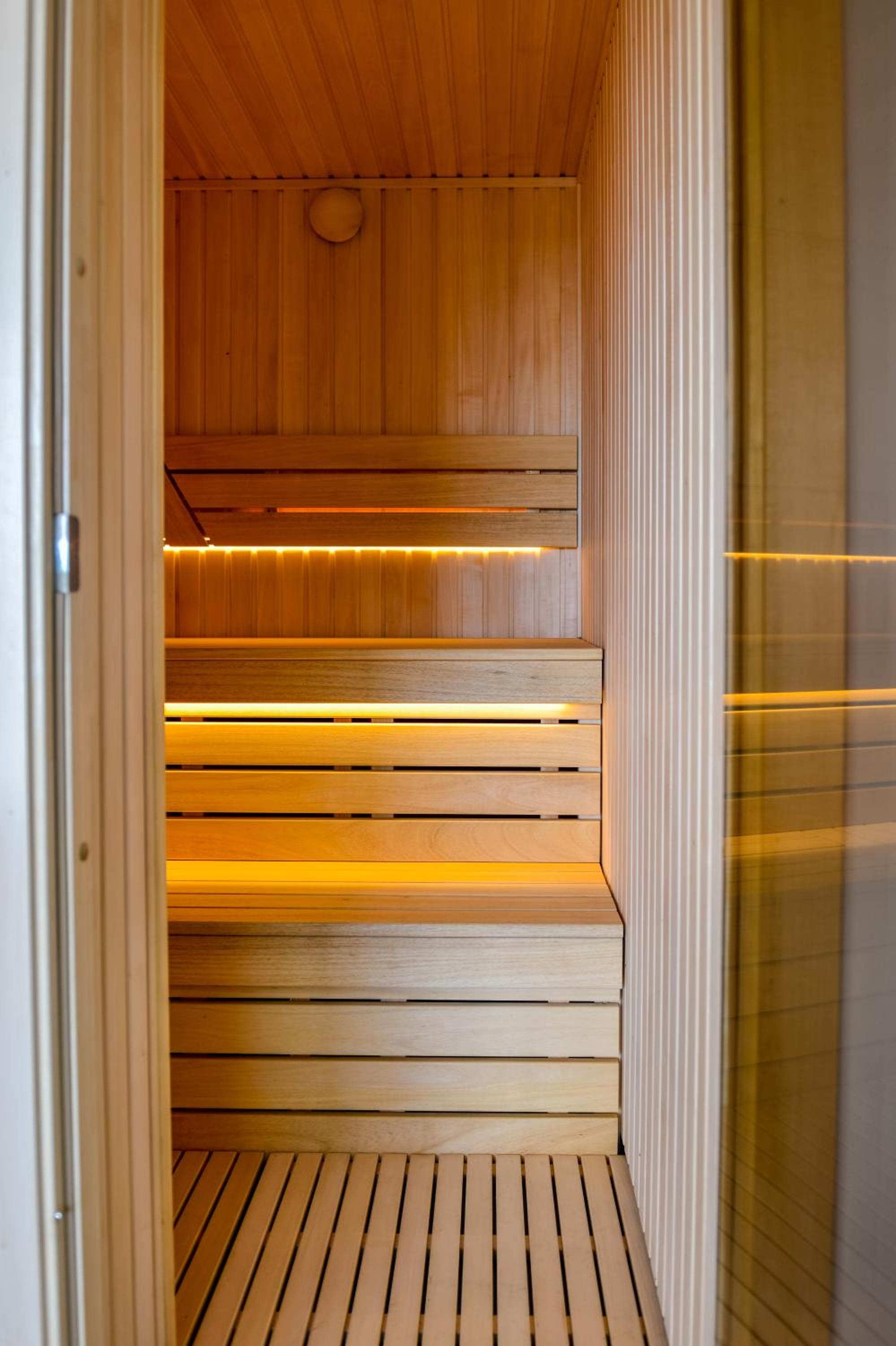 Double Room with Spa Bath photo 3