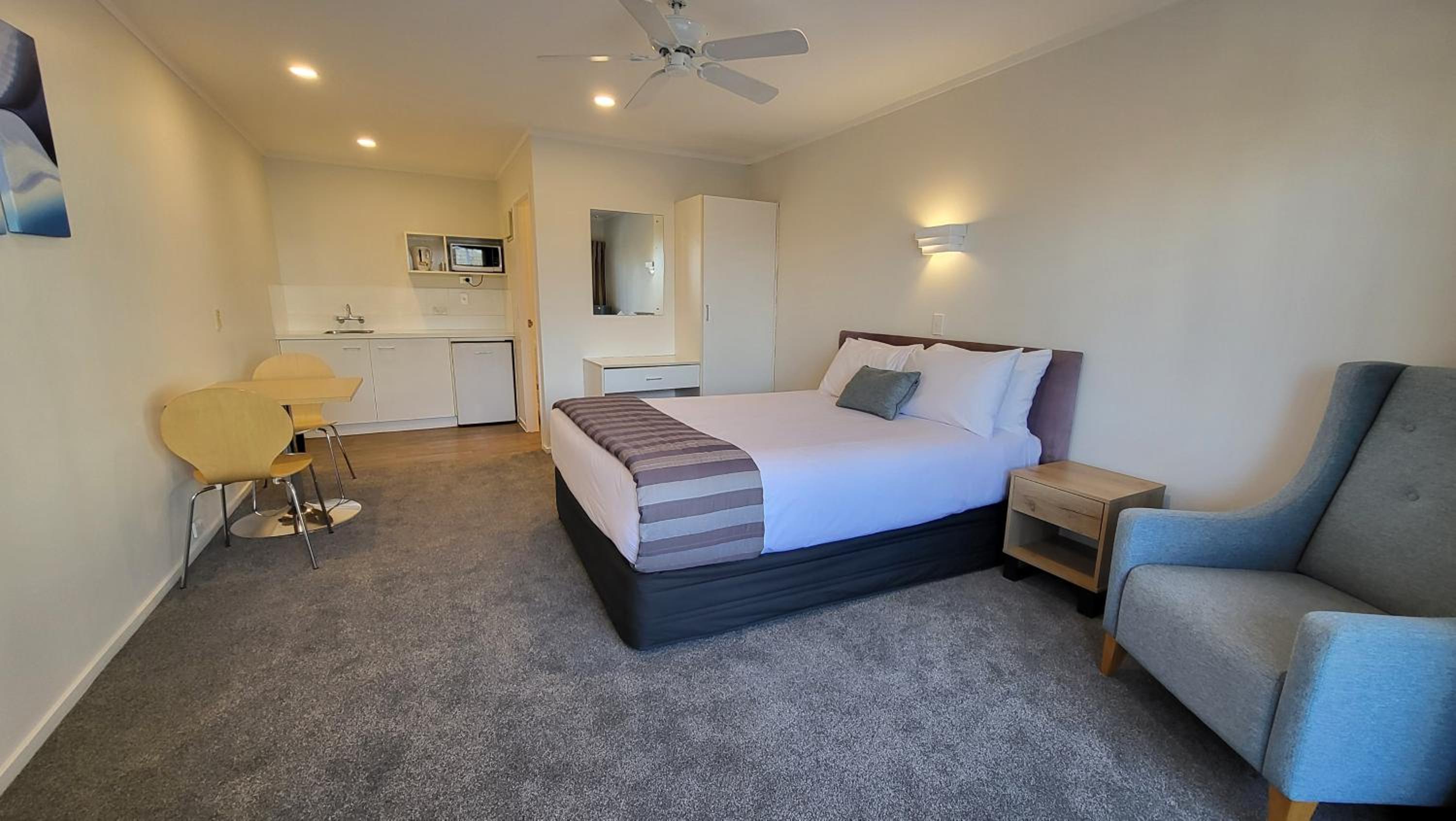 Studio Unit with Spa Bath
