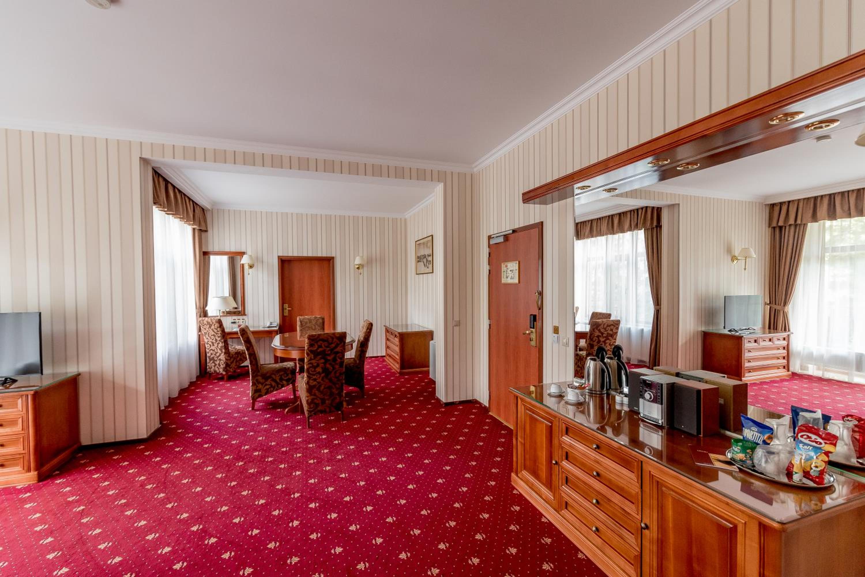 Deluxe Apartment
