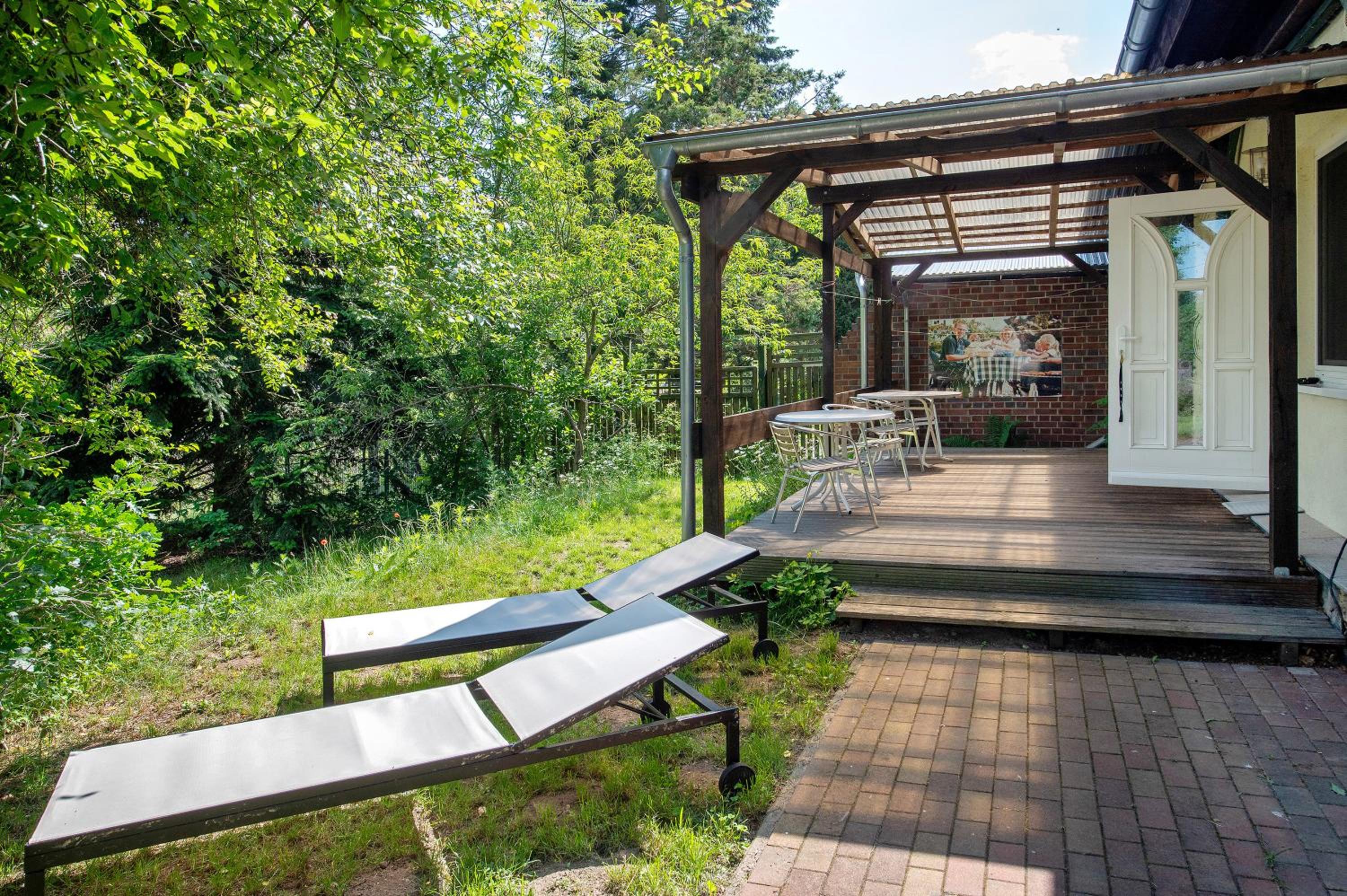 One-Bedroom Apartment with Garden View photo 3