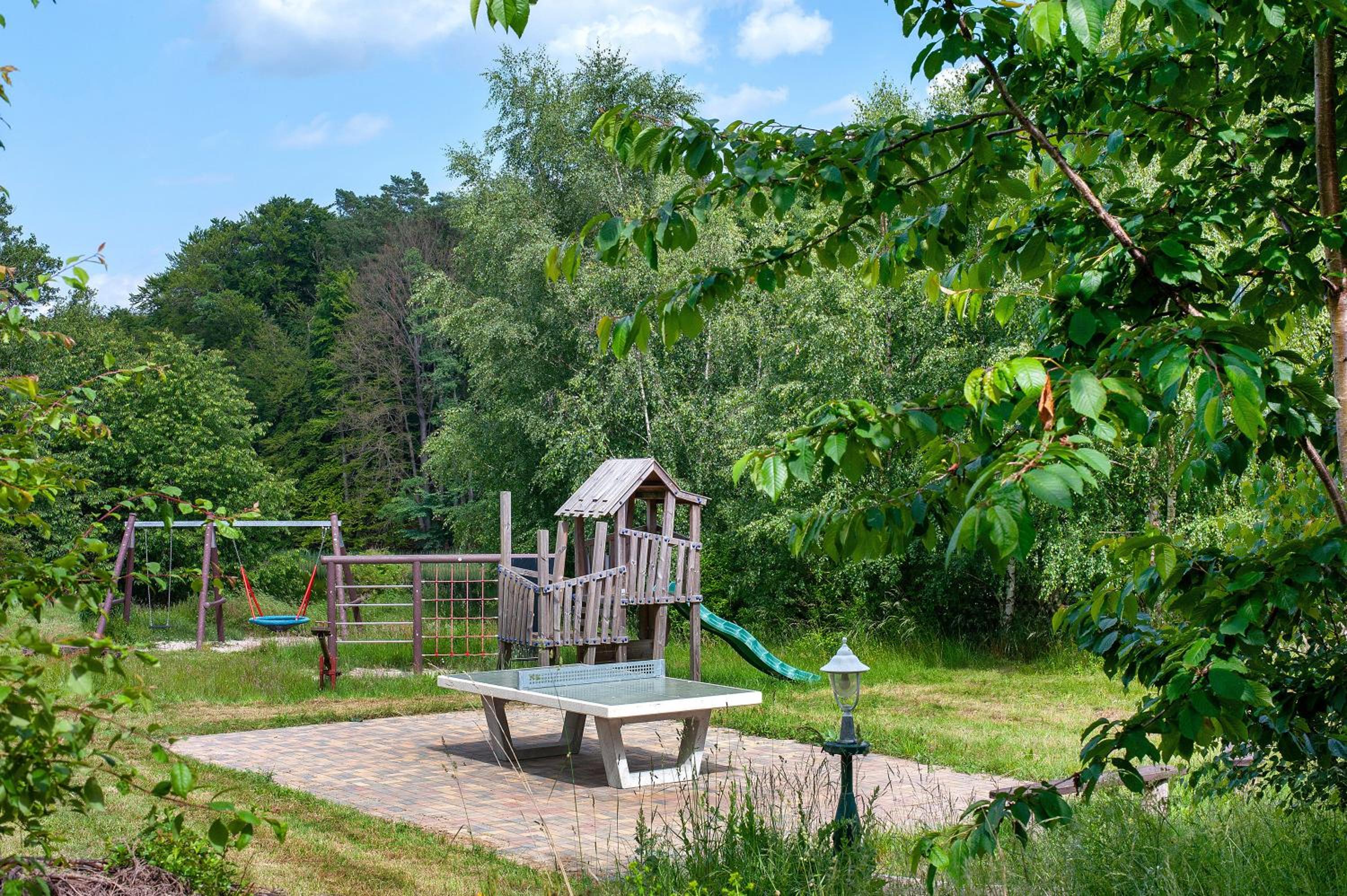 One-Bedroom Apartment with Garden View photo 2
