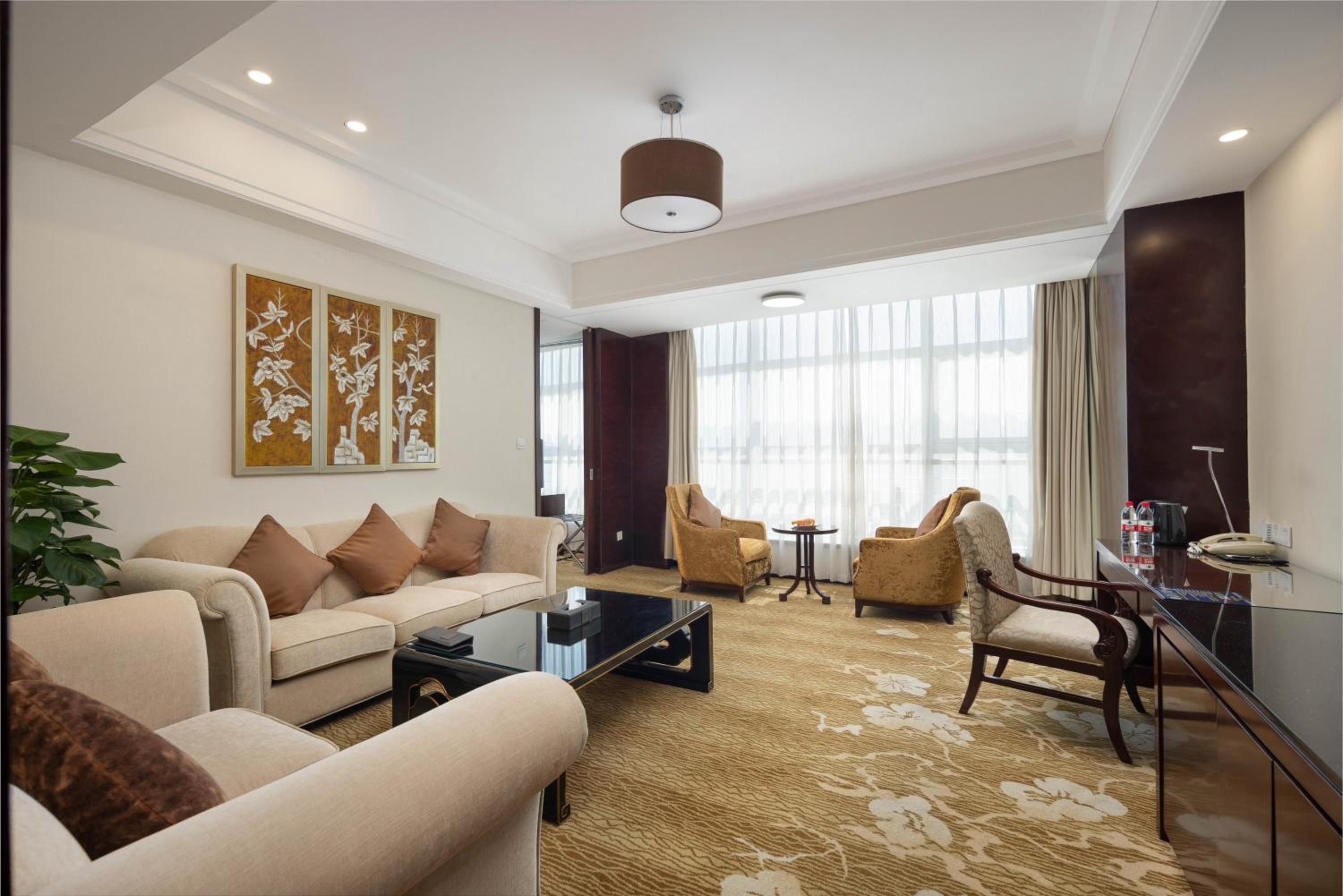 Deluxe Suite