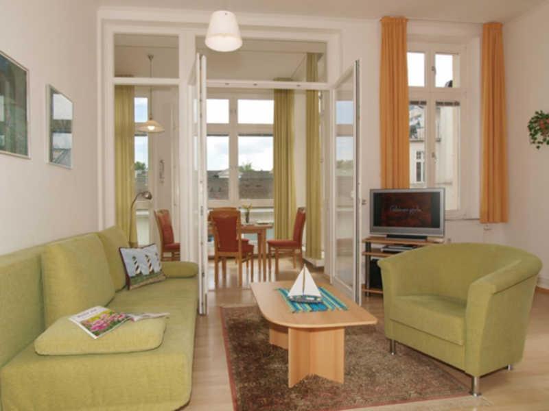 One-Bedroom Apartment photo 1