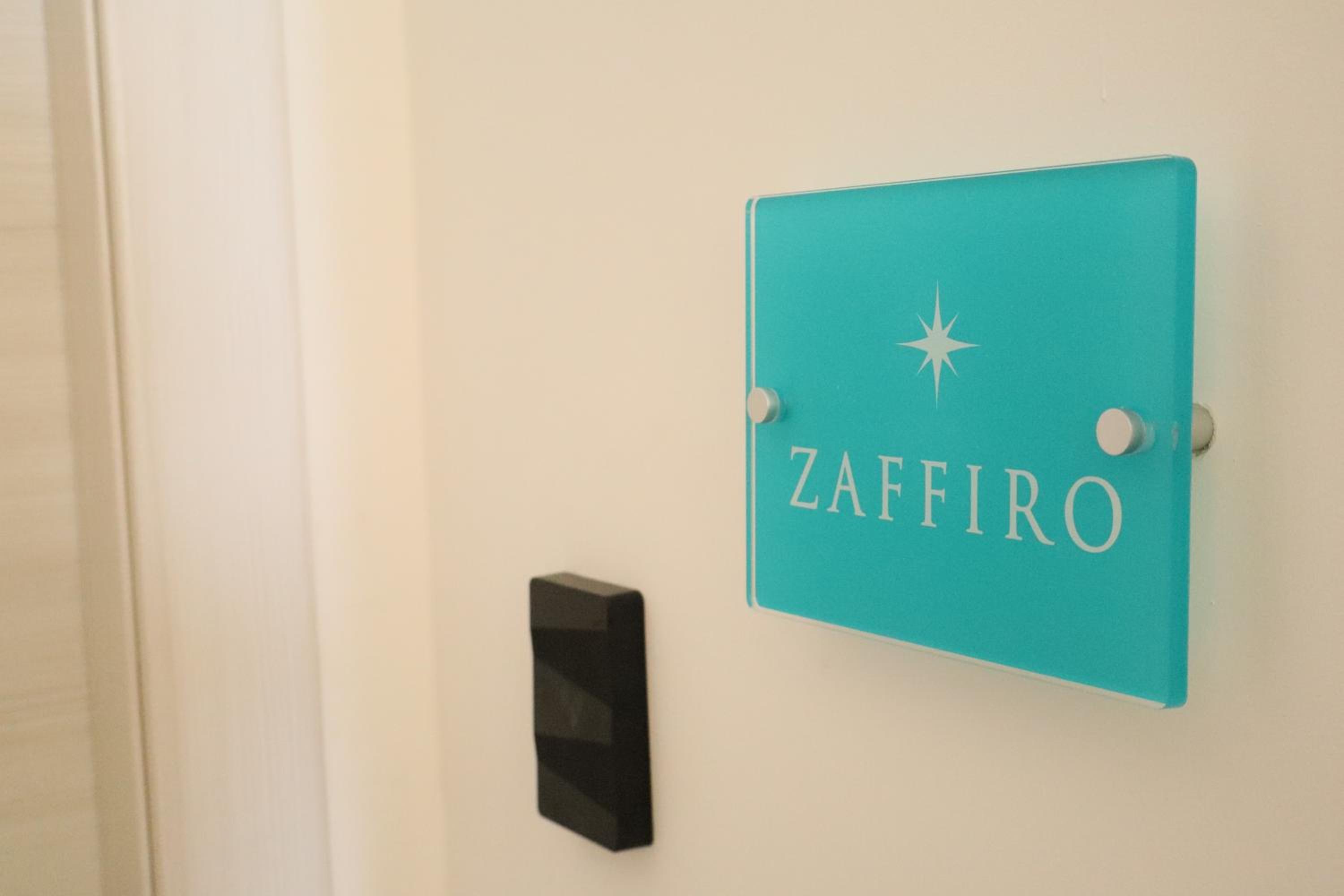 Superior Triple Room photo 2