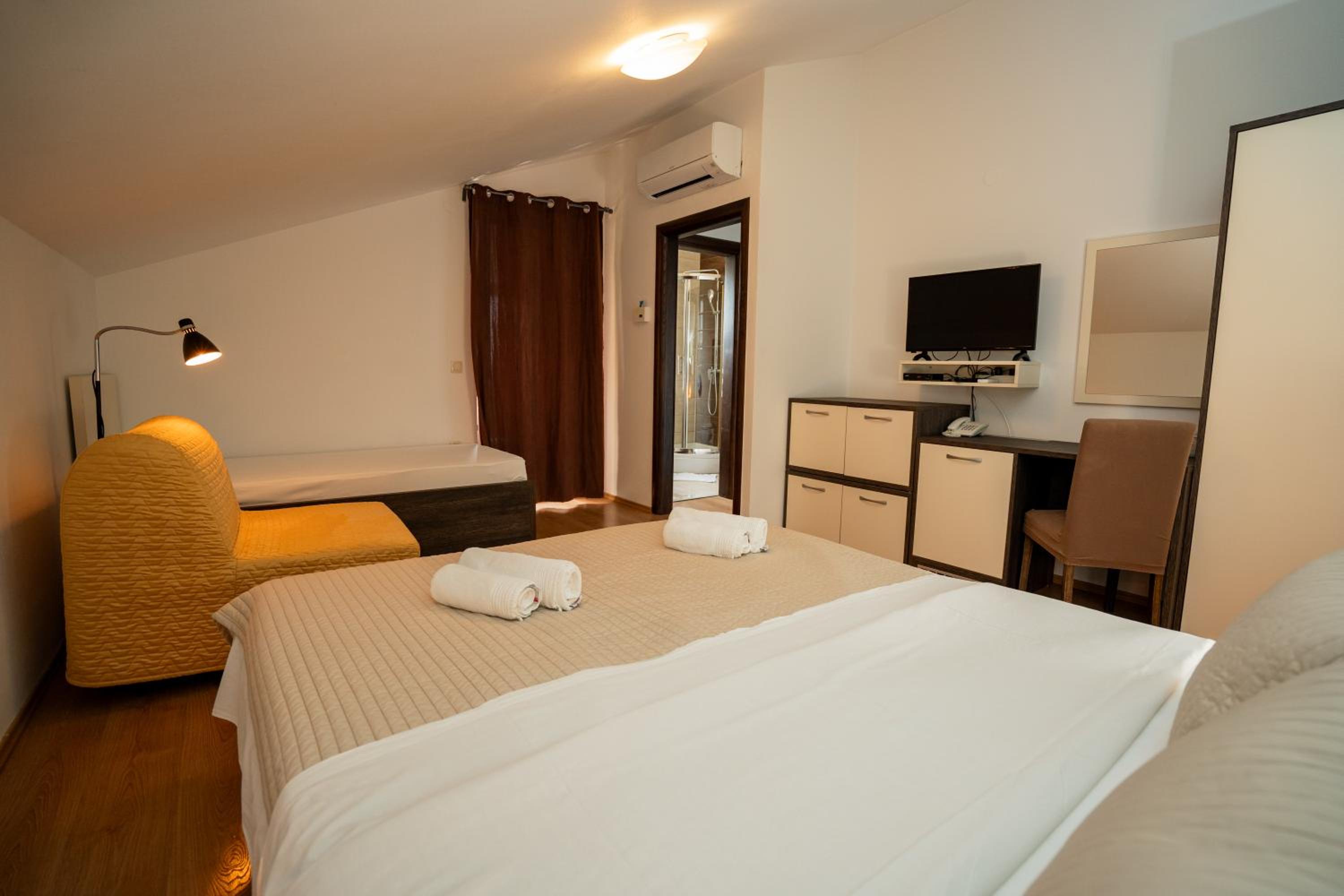 Triple Room with Balcony photo 2