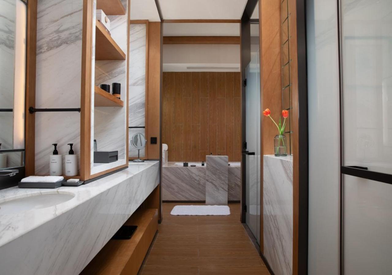 One-Bedroom Suite photo 2