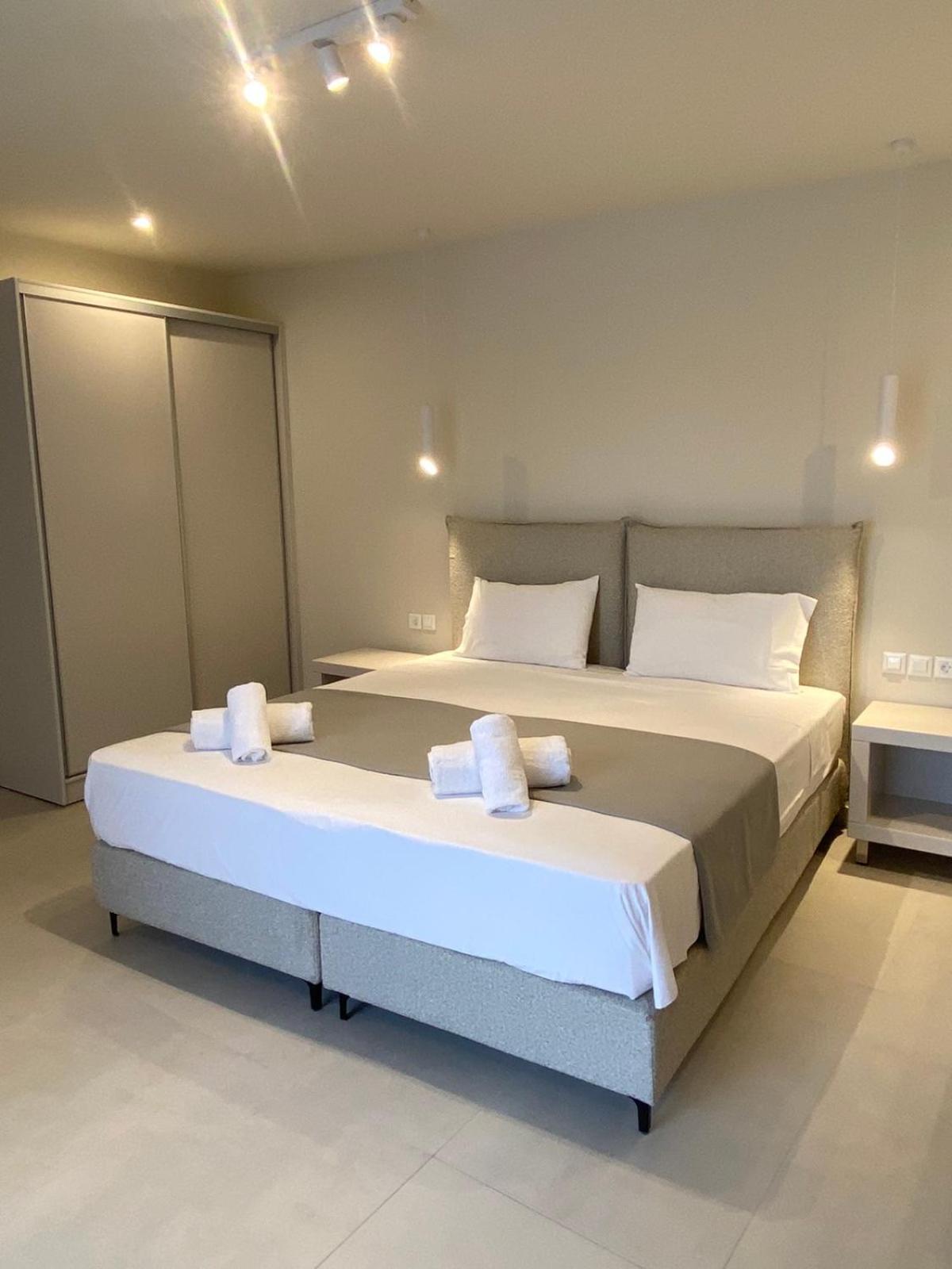 Suite with Pool View photo 3