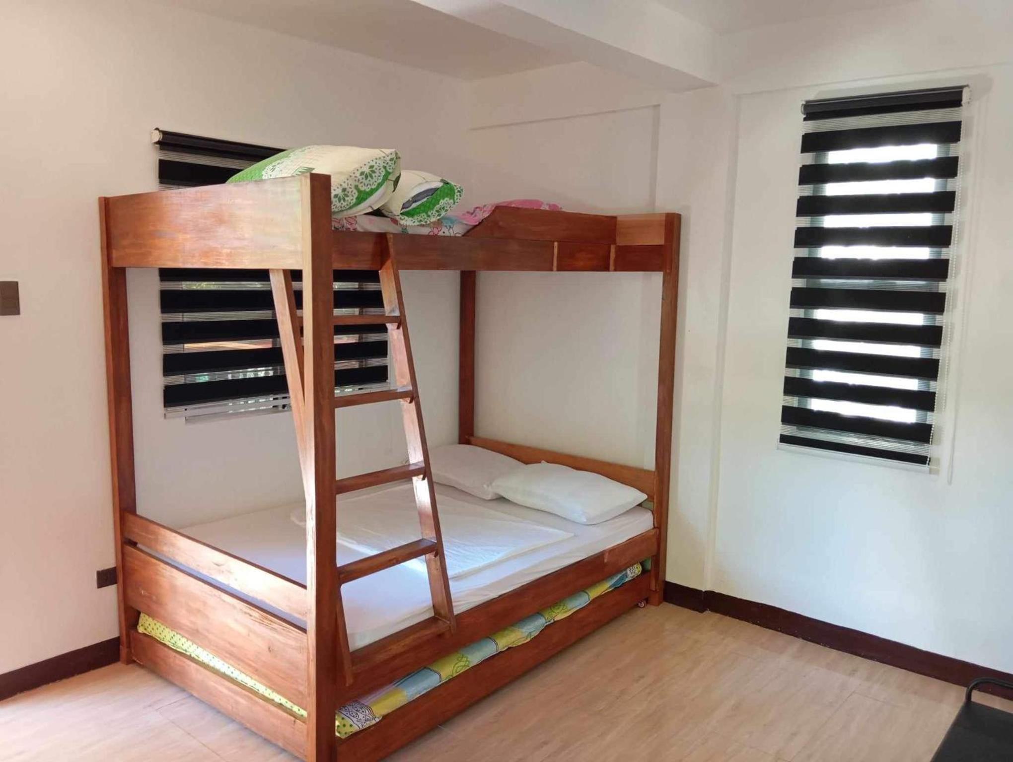 One-Bedroom House - Photo 5
