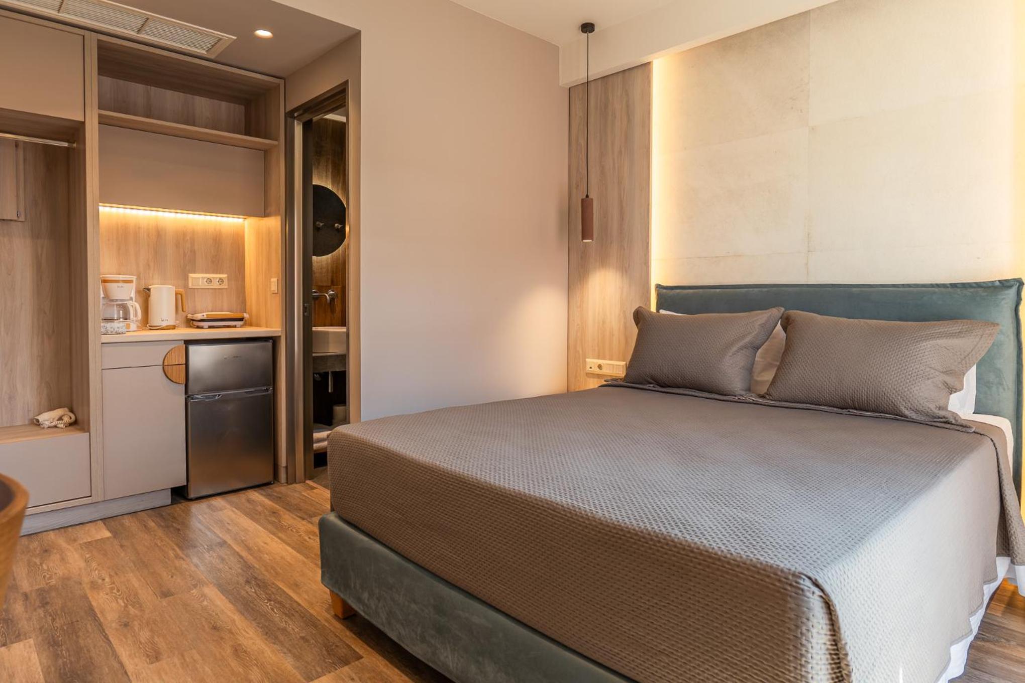 Standard Double Room with Balcony photo 2