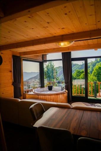 Superior Chalet