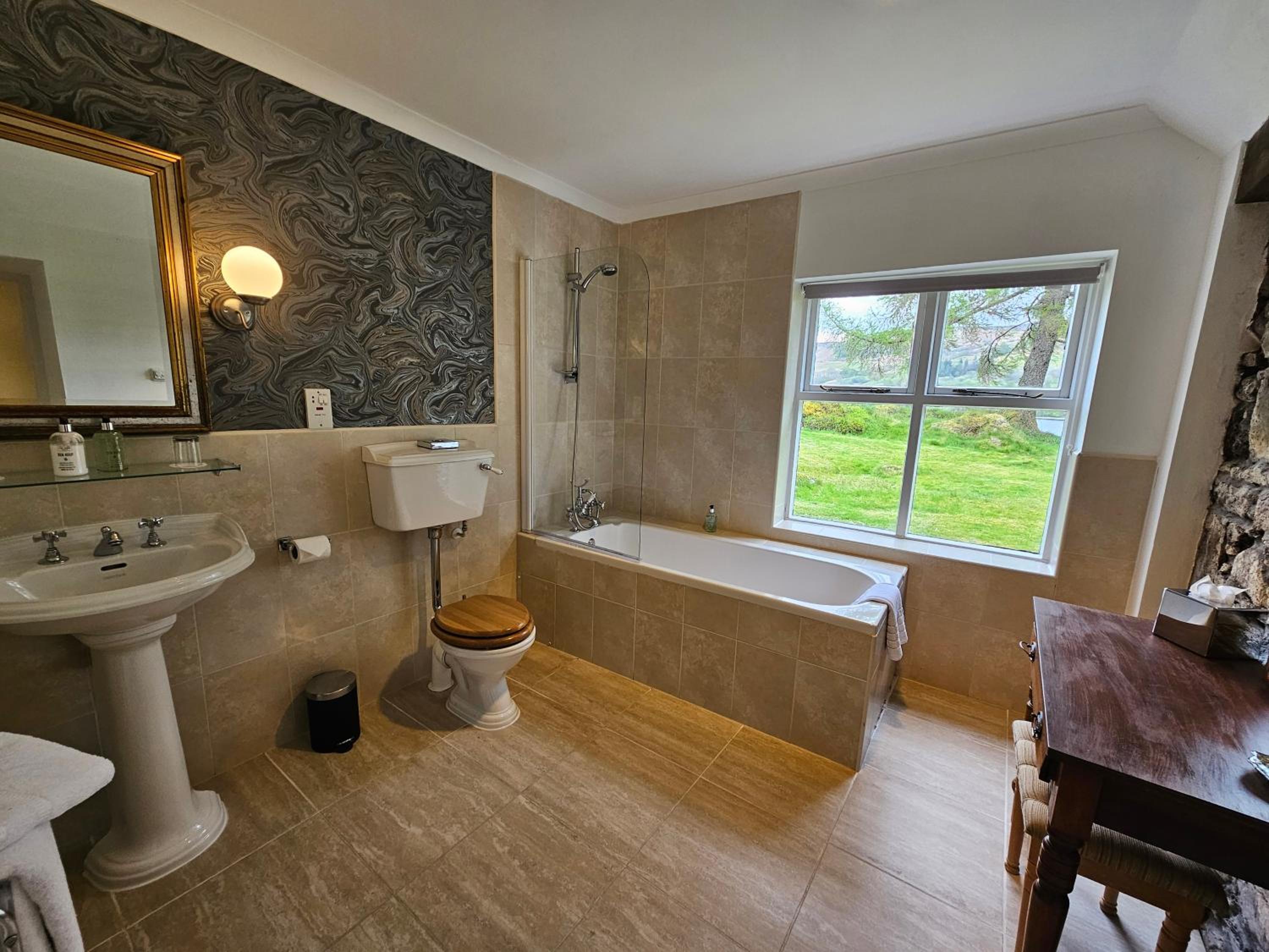 Cozy Loch Room photo 3