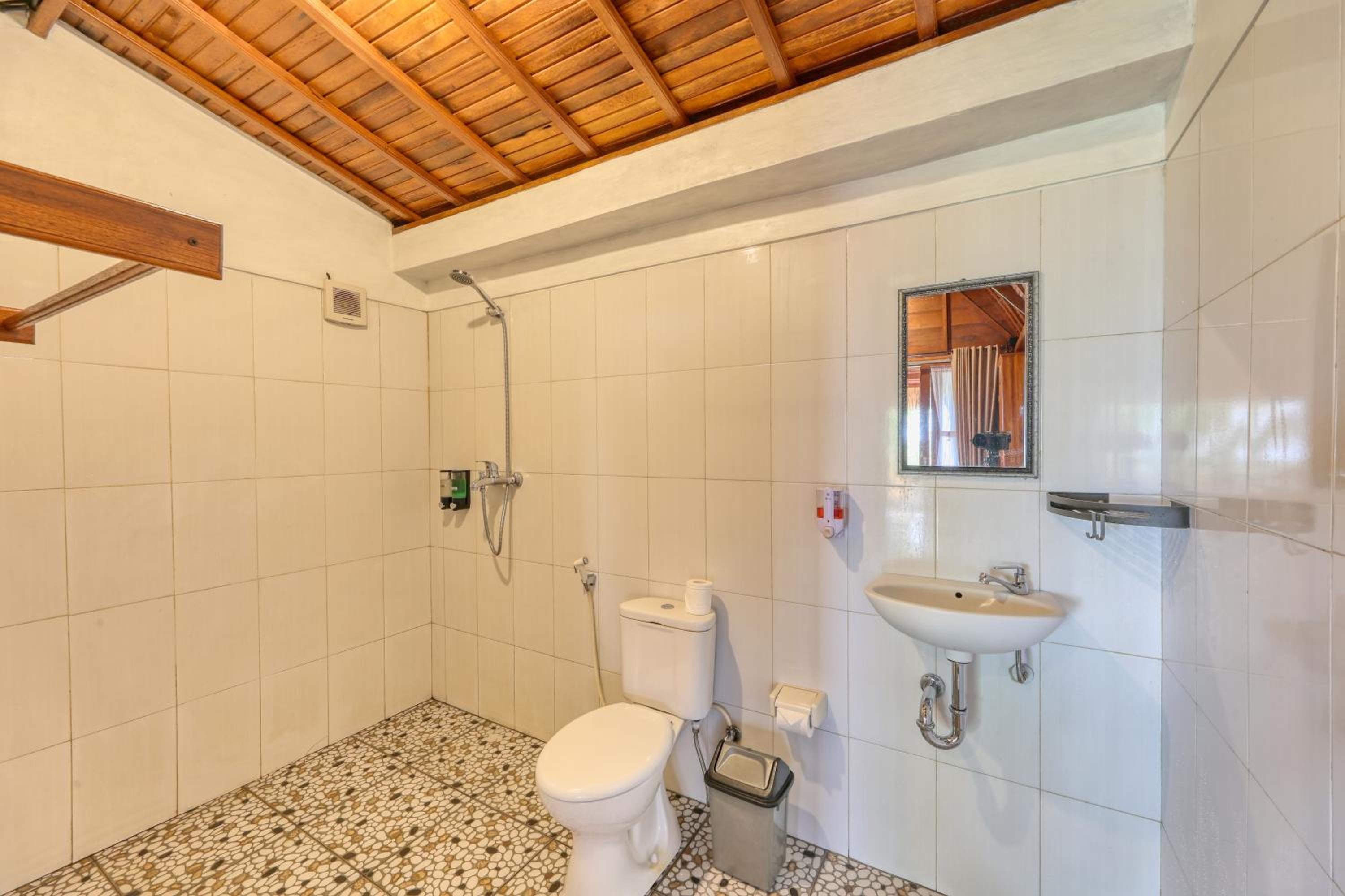 Deluxe Double Room with Sea View - Photo 14