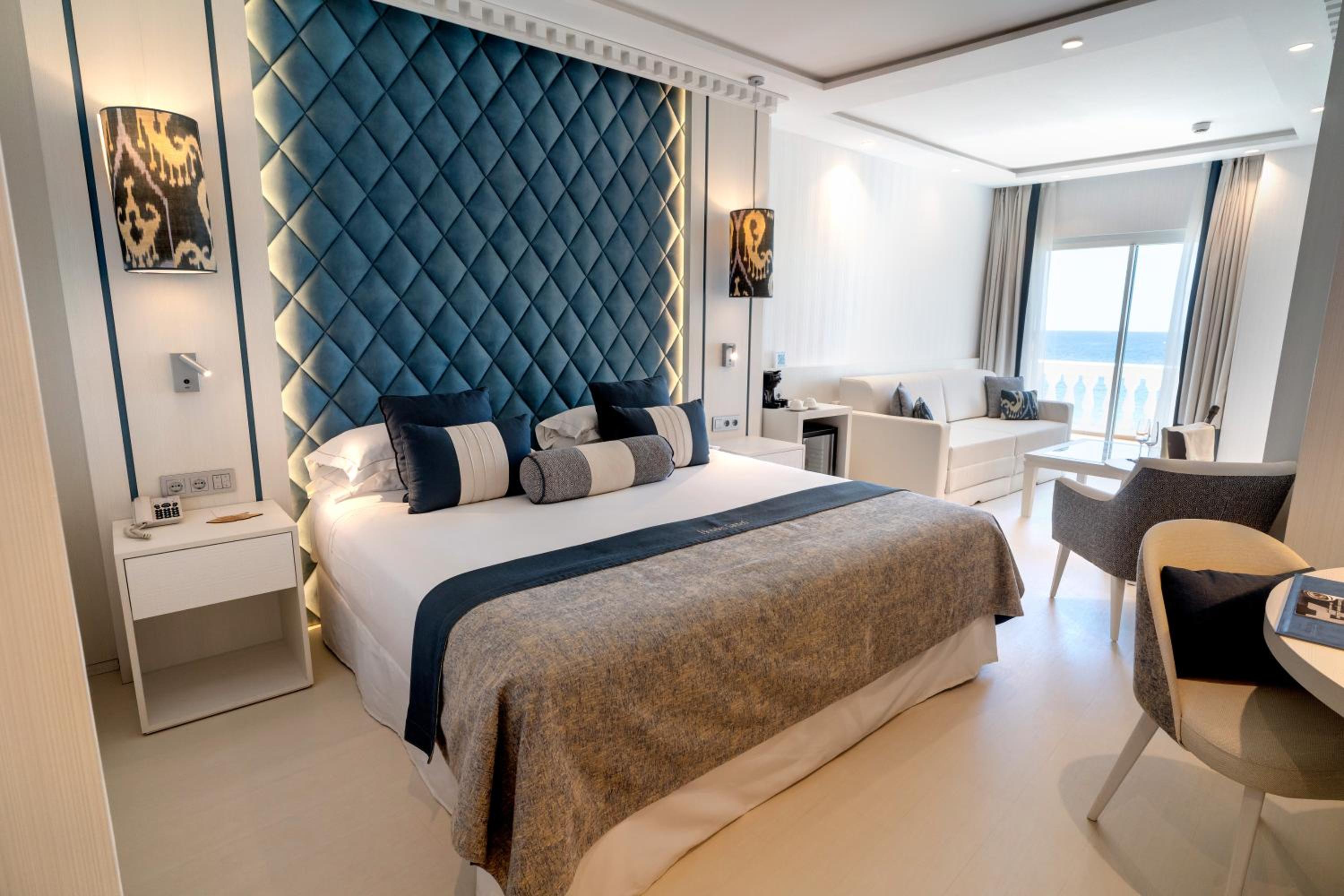 Suite Junior con vista al mar.