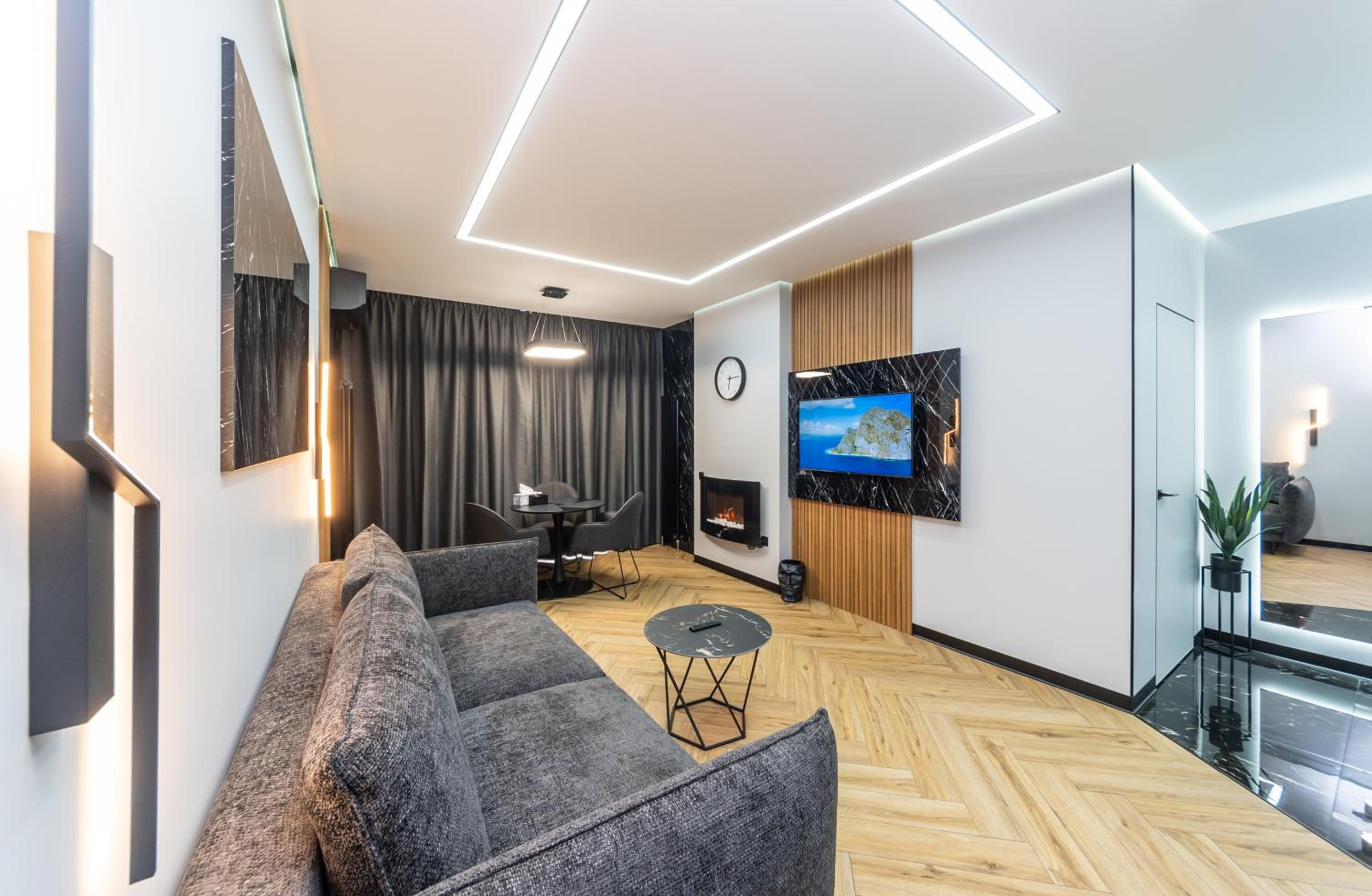 Suite with Spa Bath