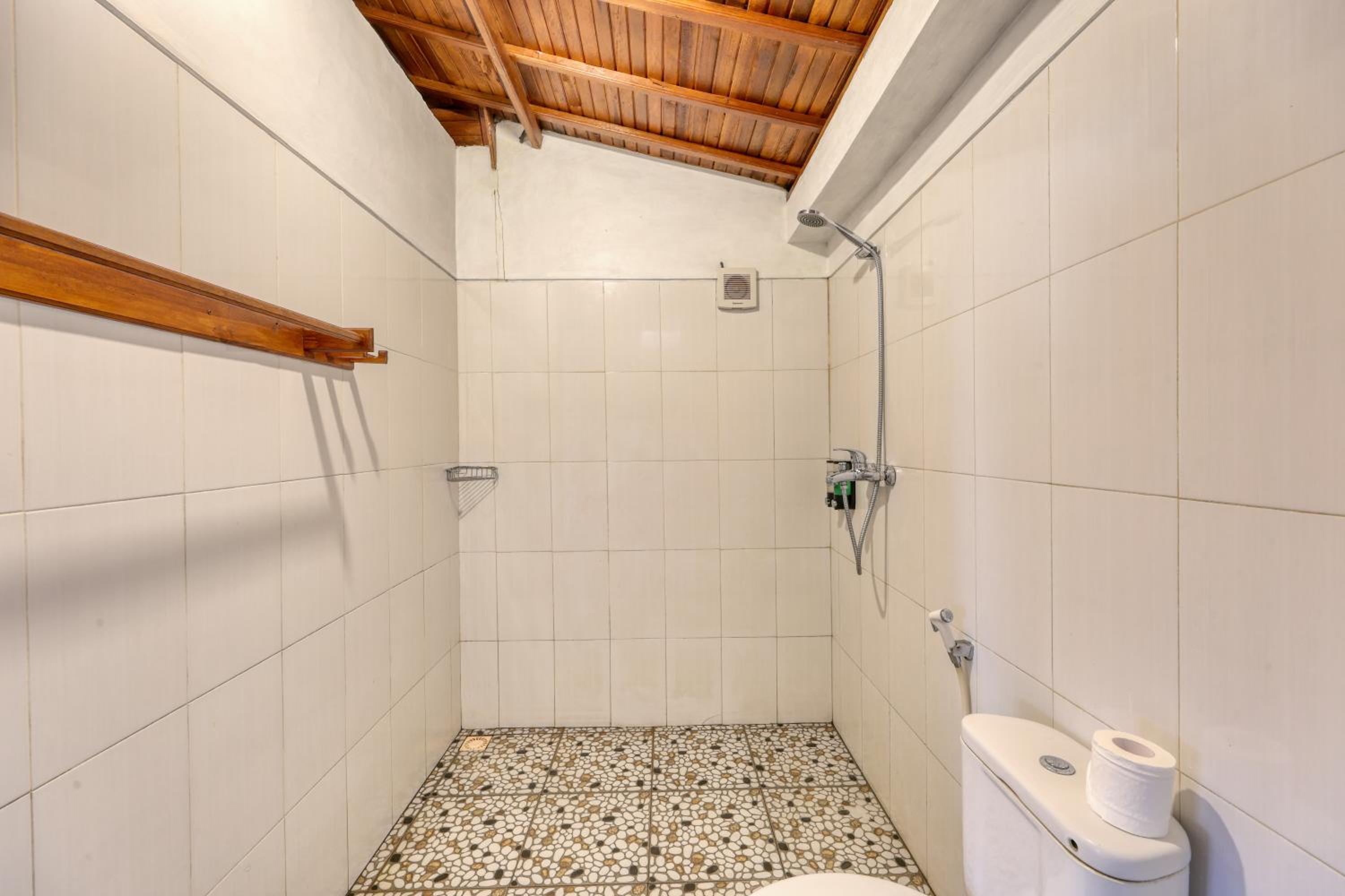 Deluxe Double Room with Sea View - Photo 16