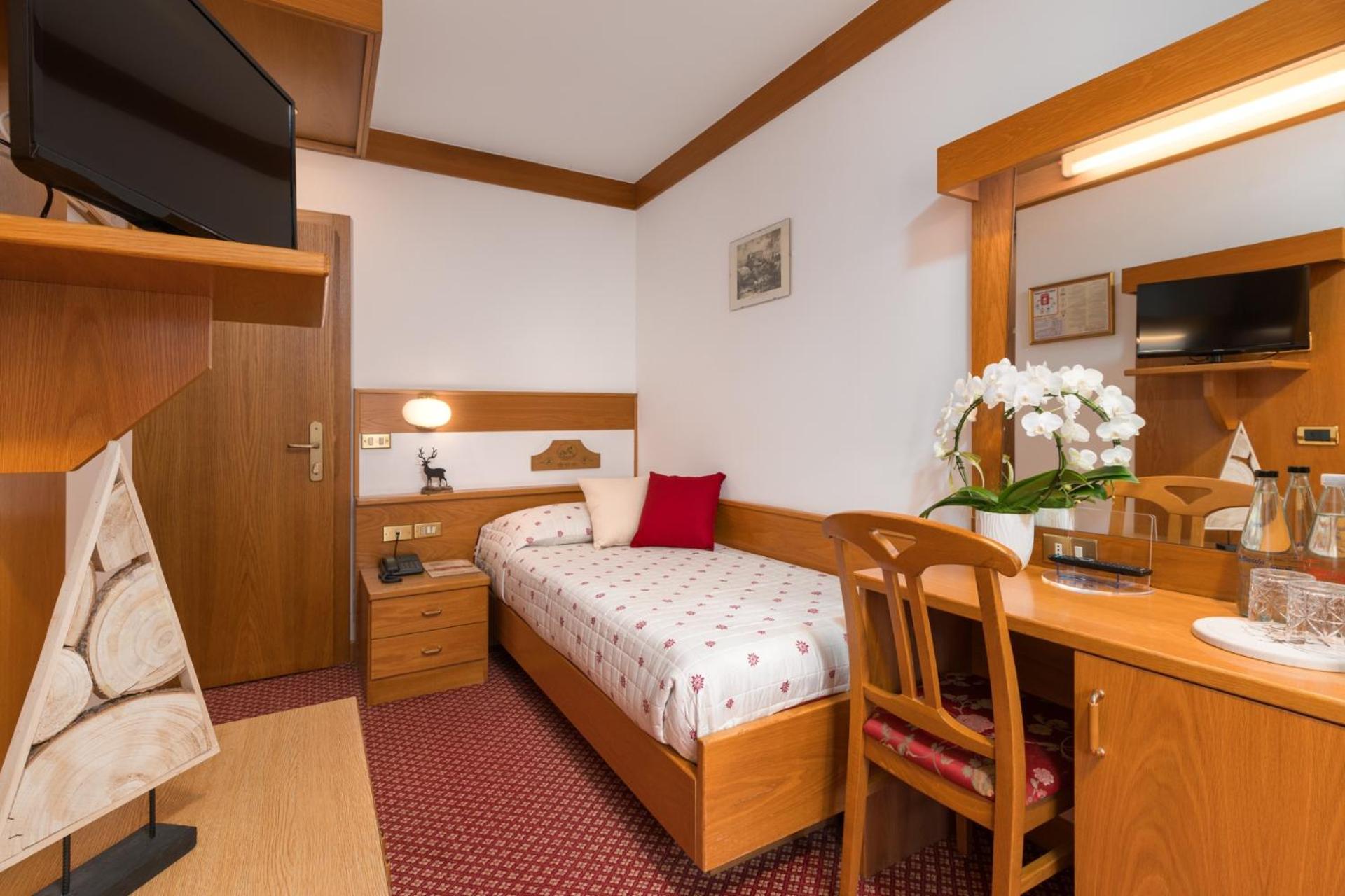 Single Room with Balcony photo 3