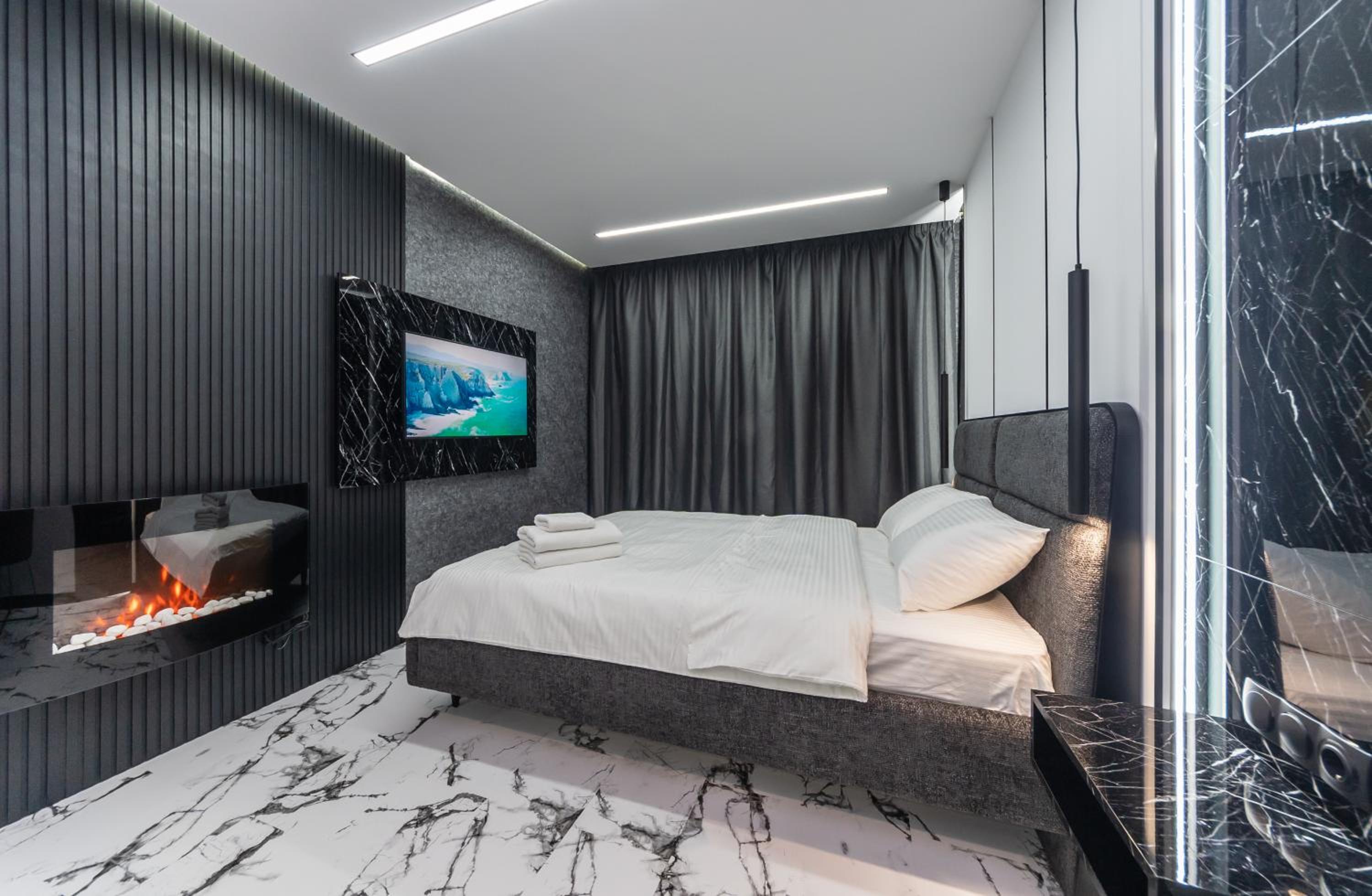 Studio with Spa Bath