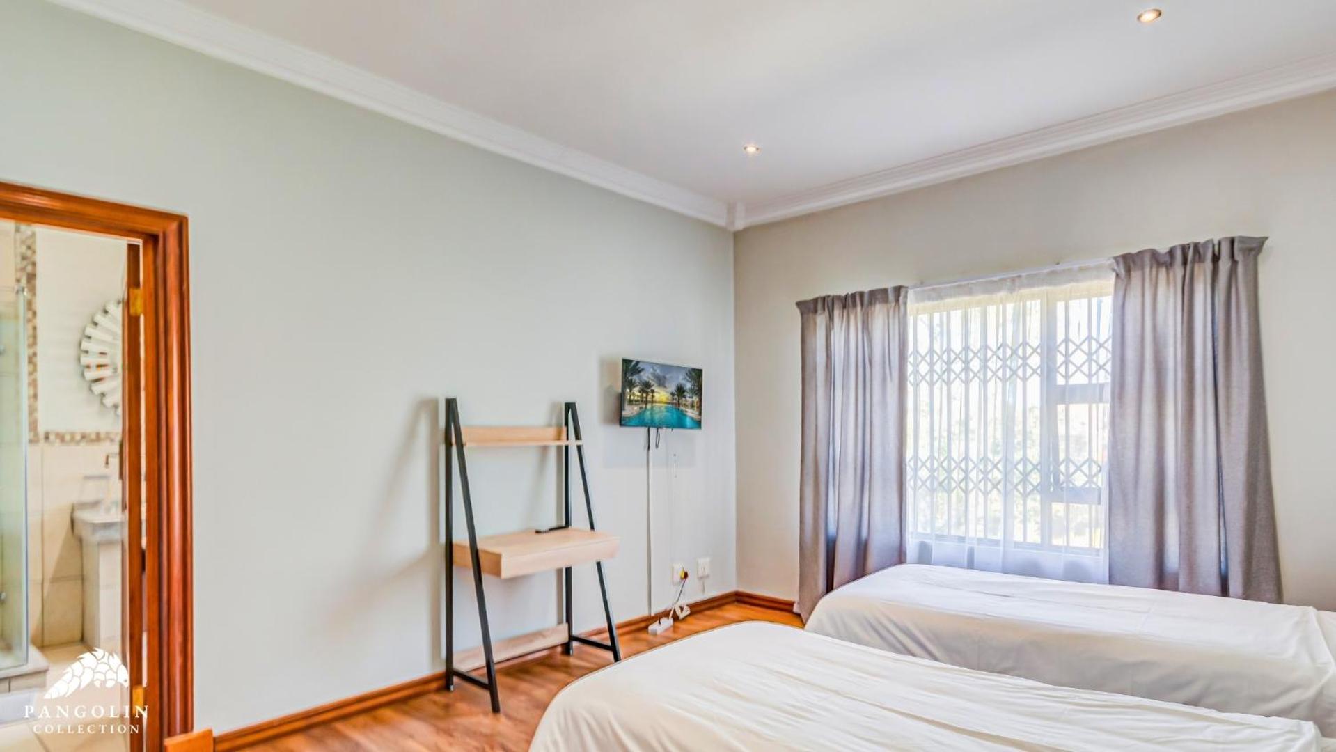 Four-Bedroom House photo 1