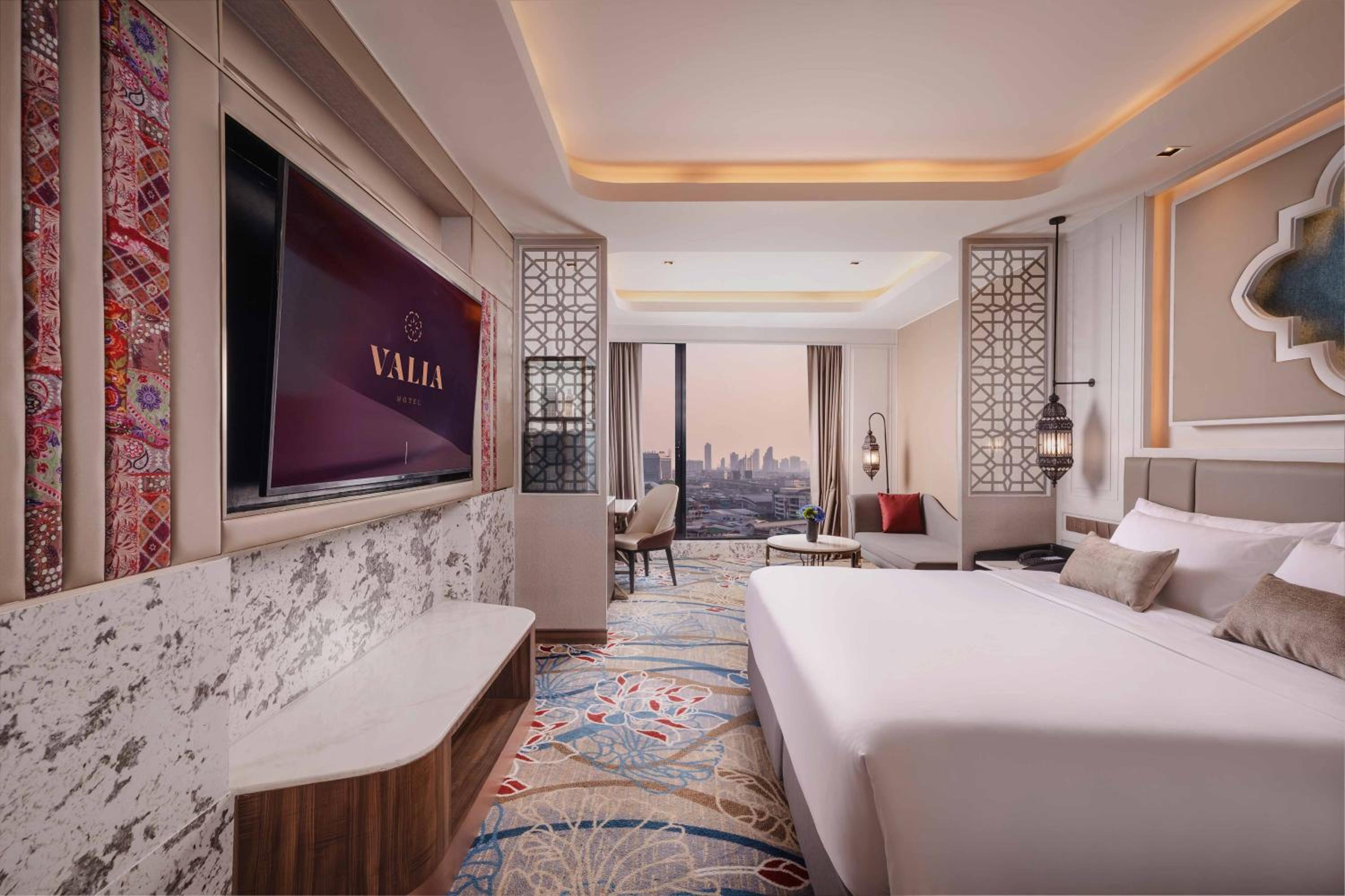 Deluxe Suite King Club Lounge Access photo 2