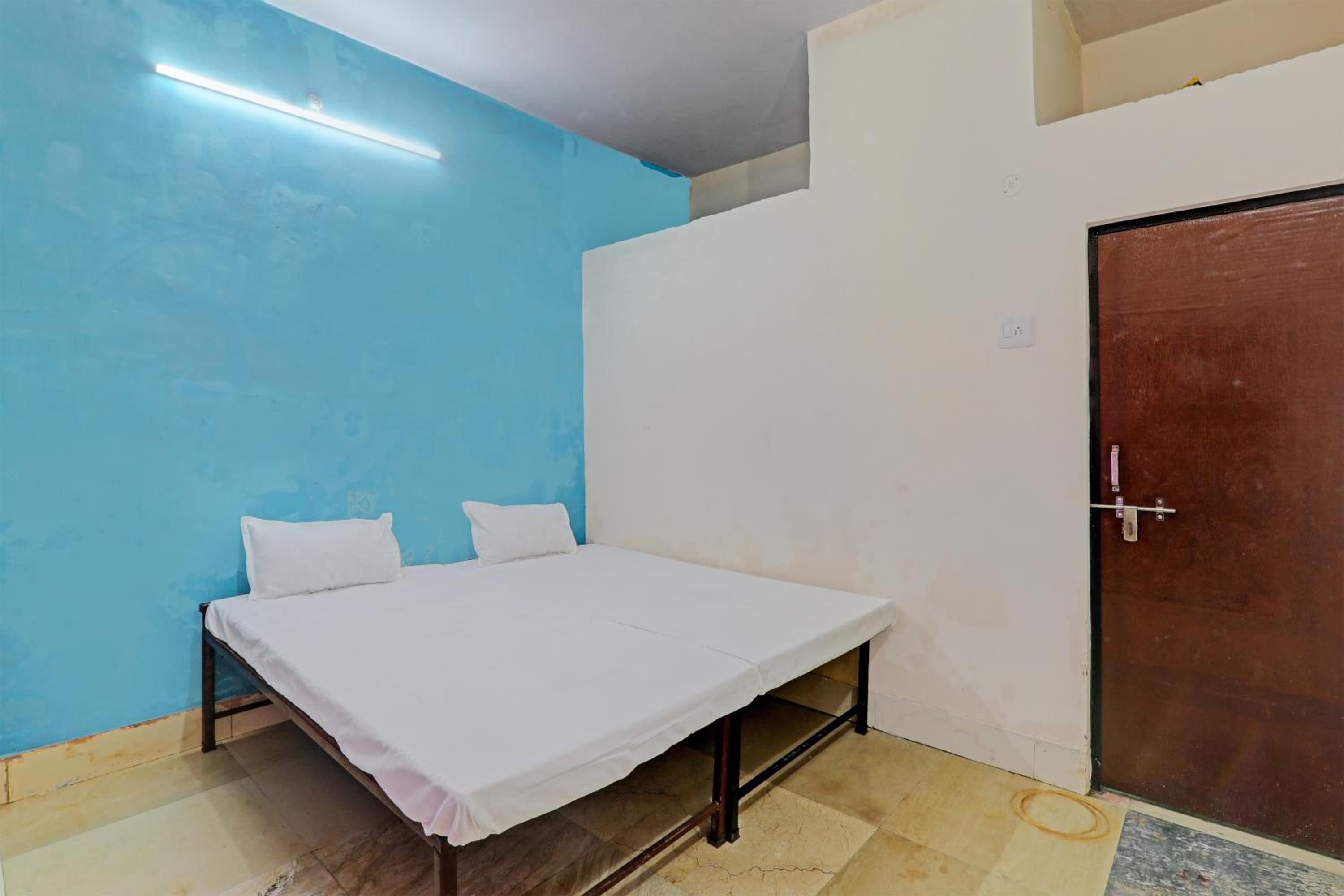 Classic Triple Room photo 2