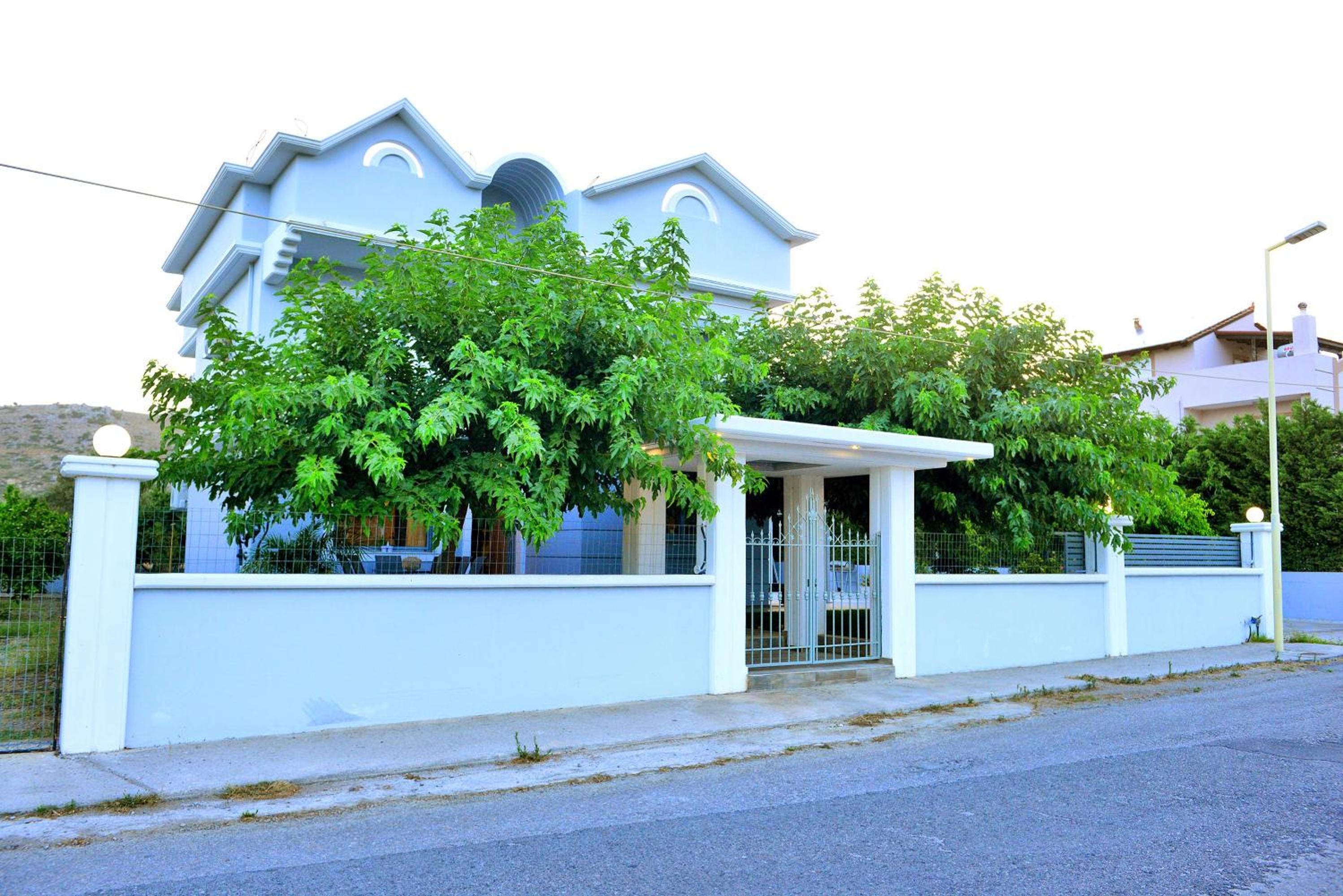 Villa photo 3