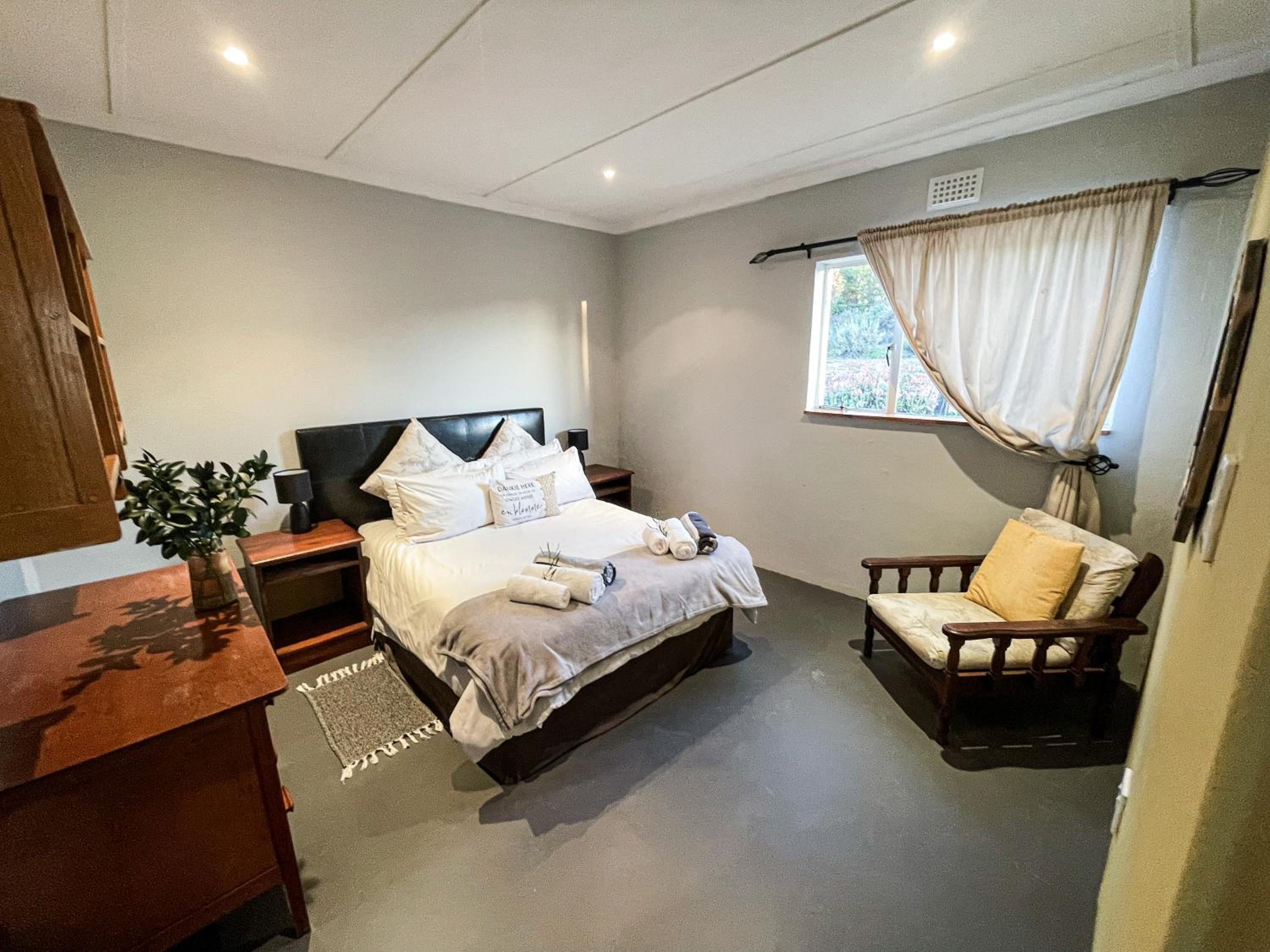 Four-Bedroom House photo 2