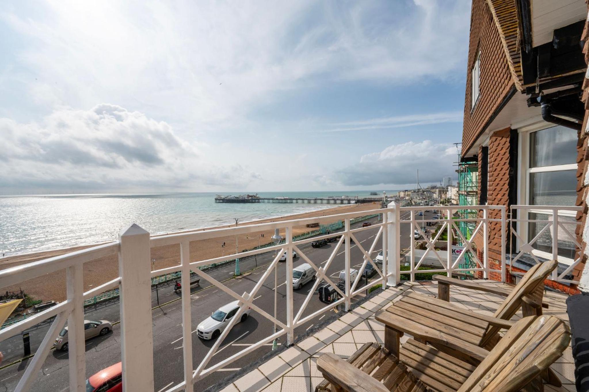 Double Room with Balcony and Sea View - Photo 9