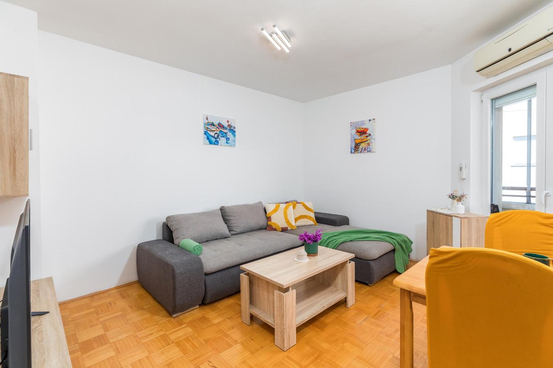 One Bedroom Apartment with Balcony photo 1