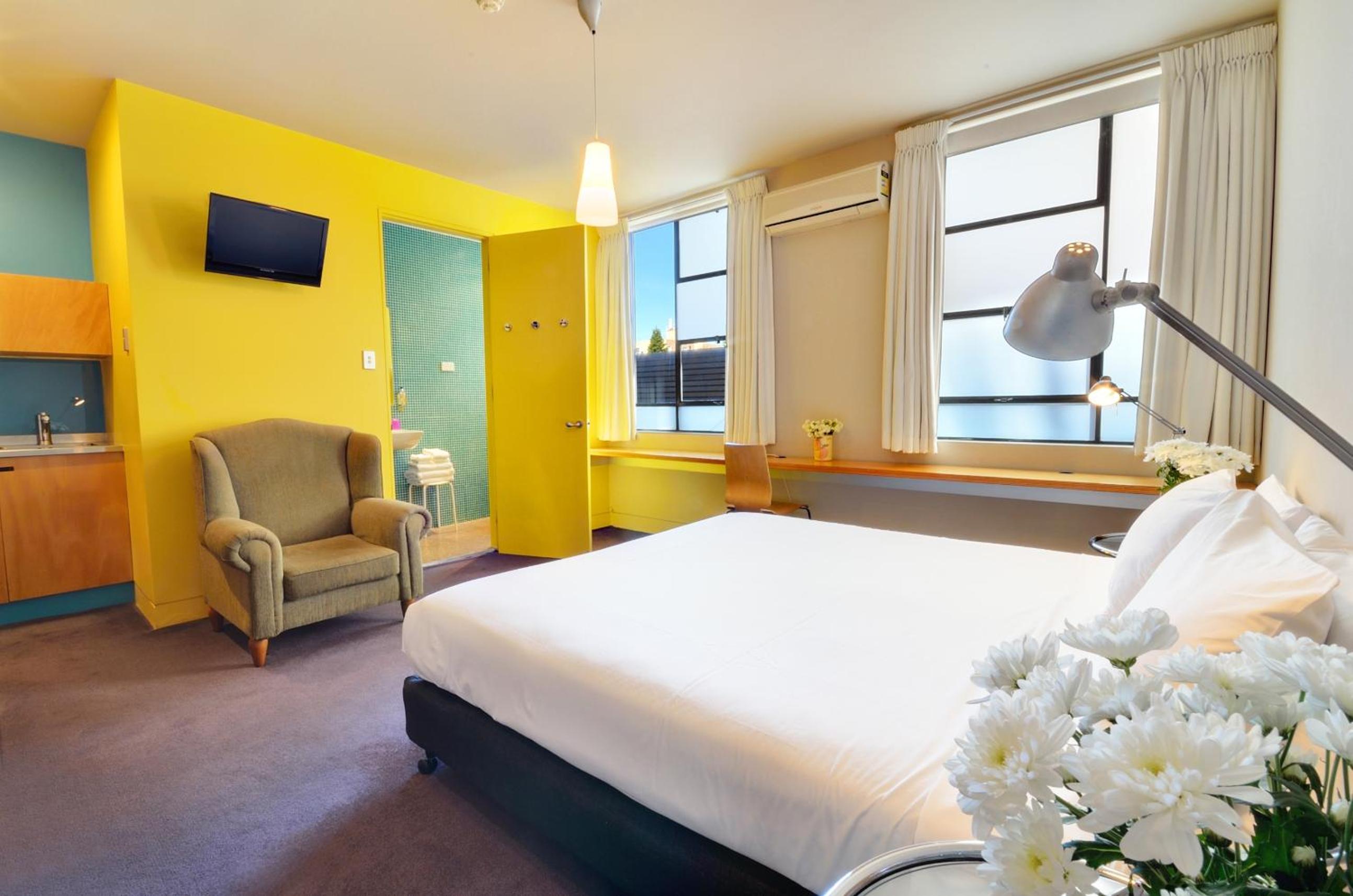 King Room thumbnail 6