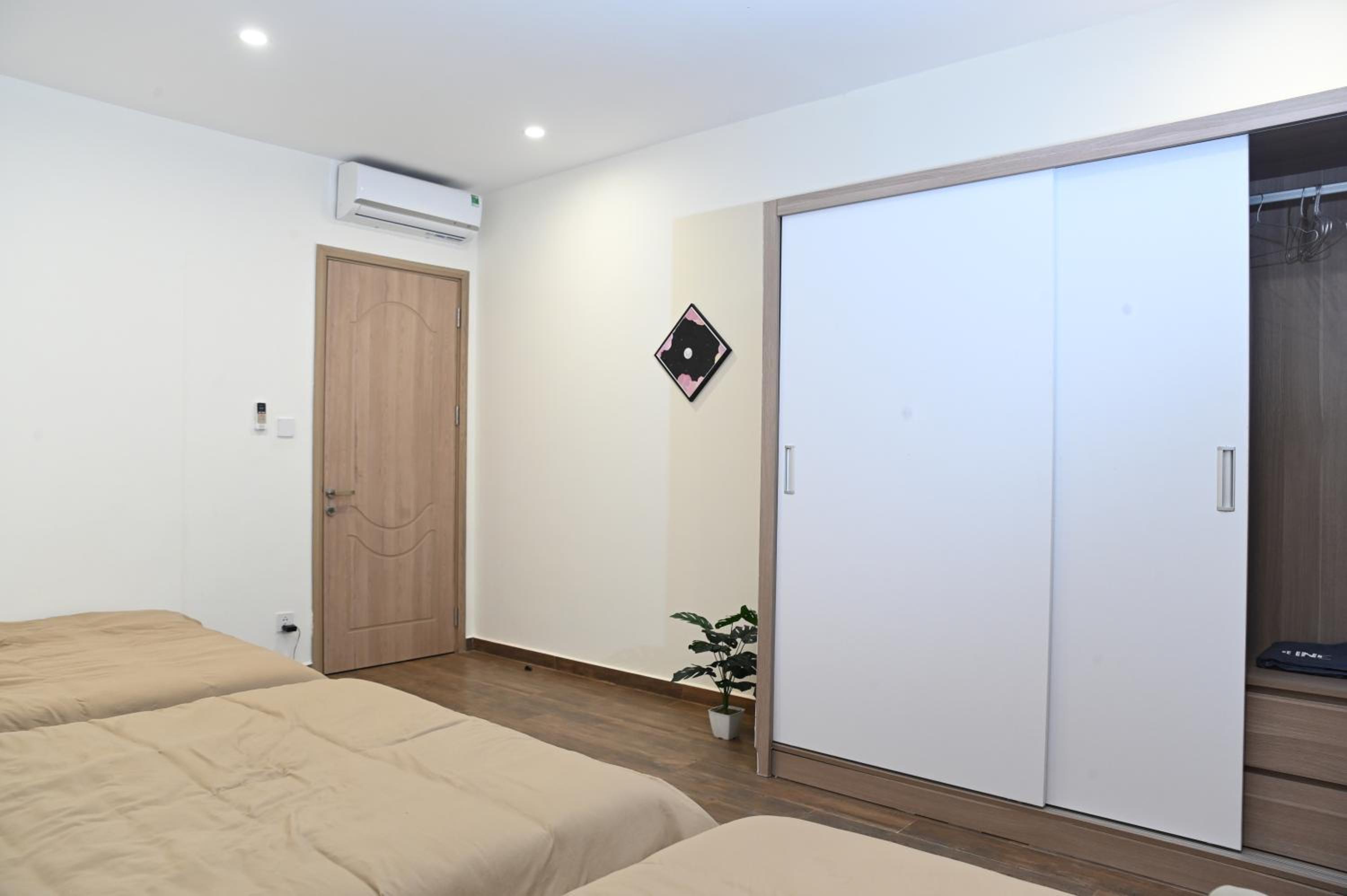 Three-Bedroom Apartment photo 2