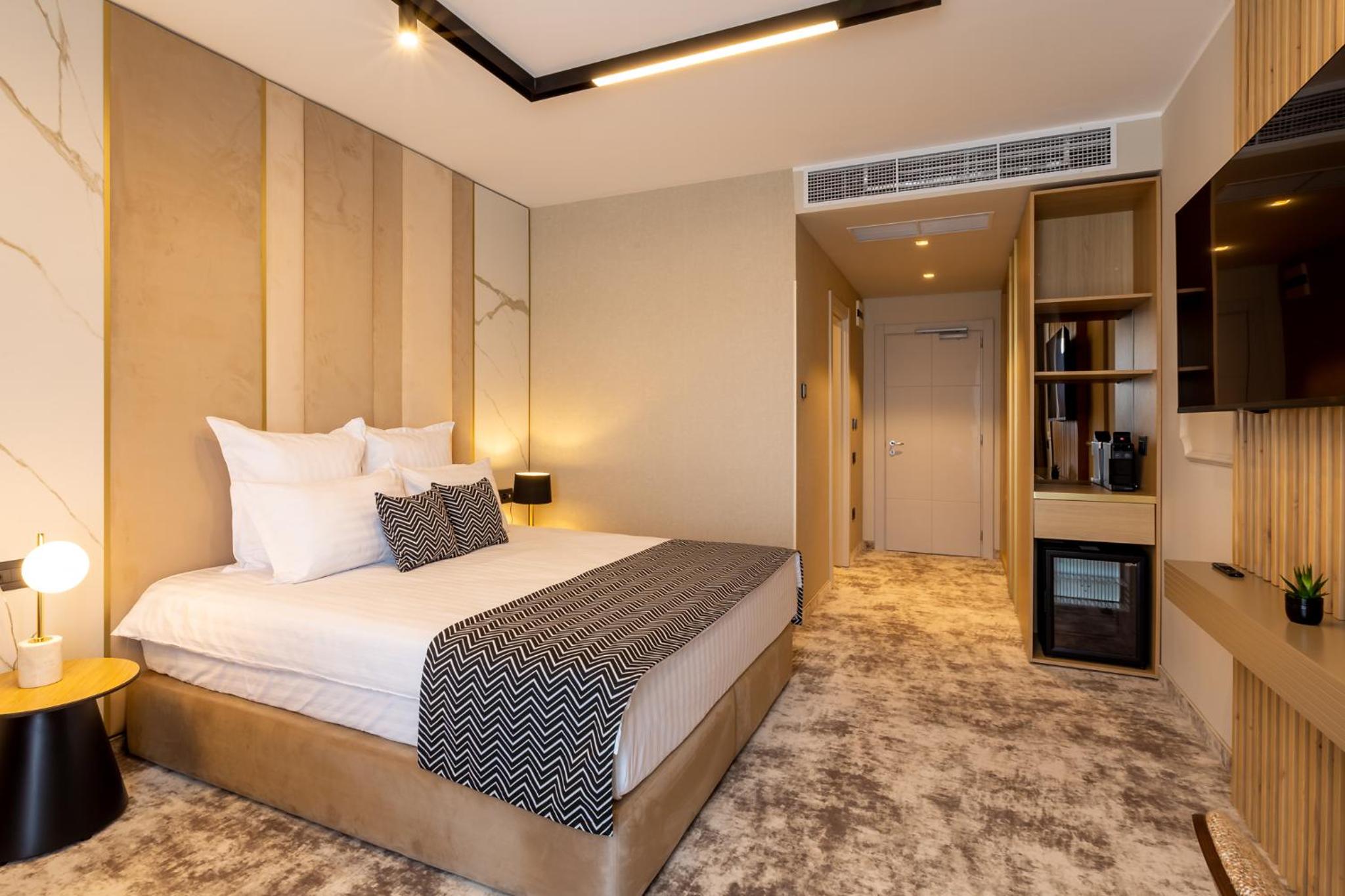Deluxe Double Room photo 3