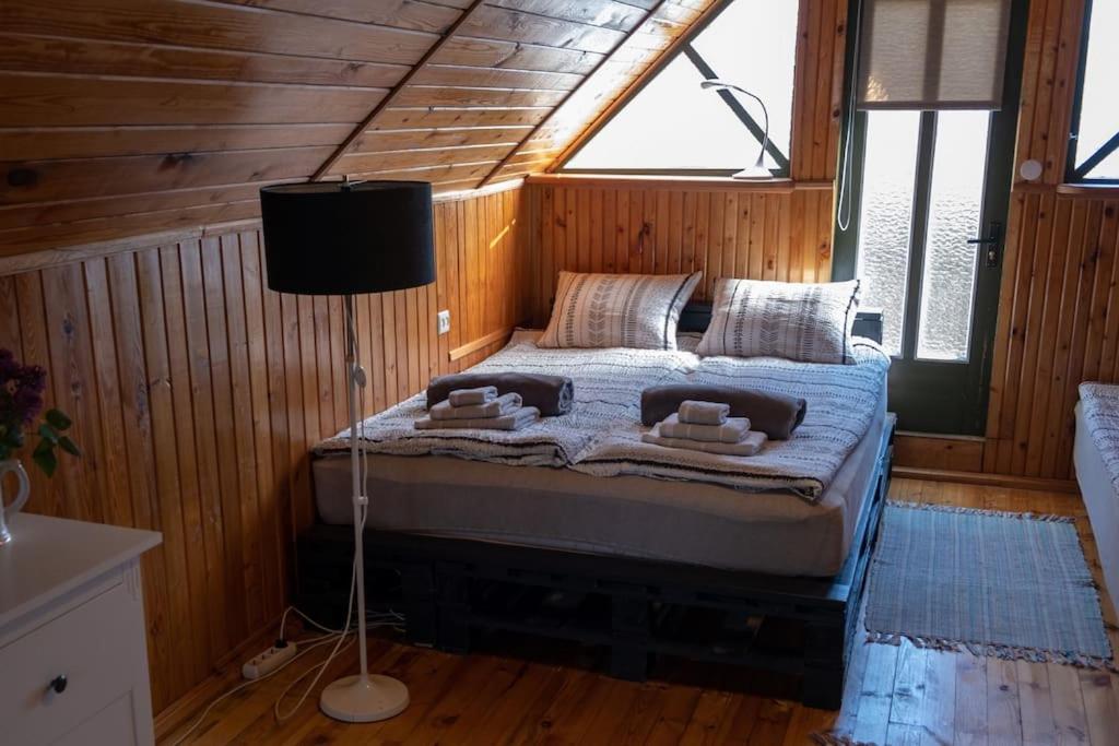 One-Bedroom House photo 1