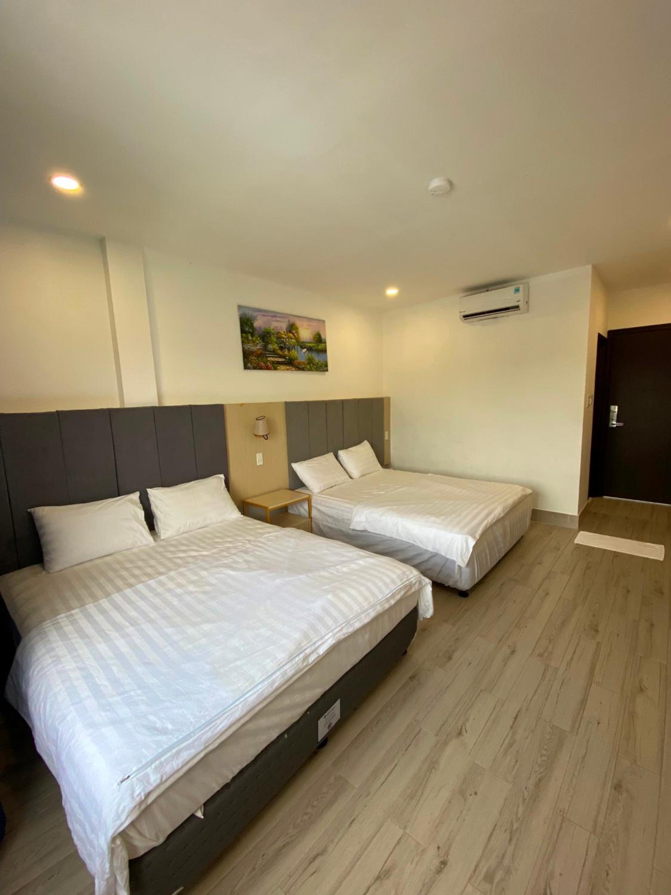 Quadruple Room - Photo 5